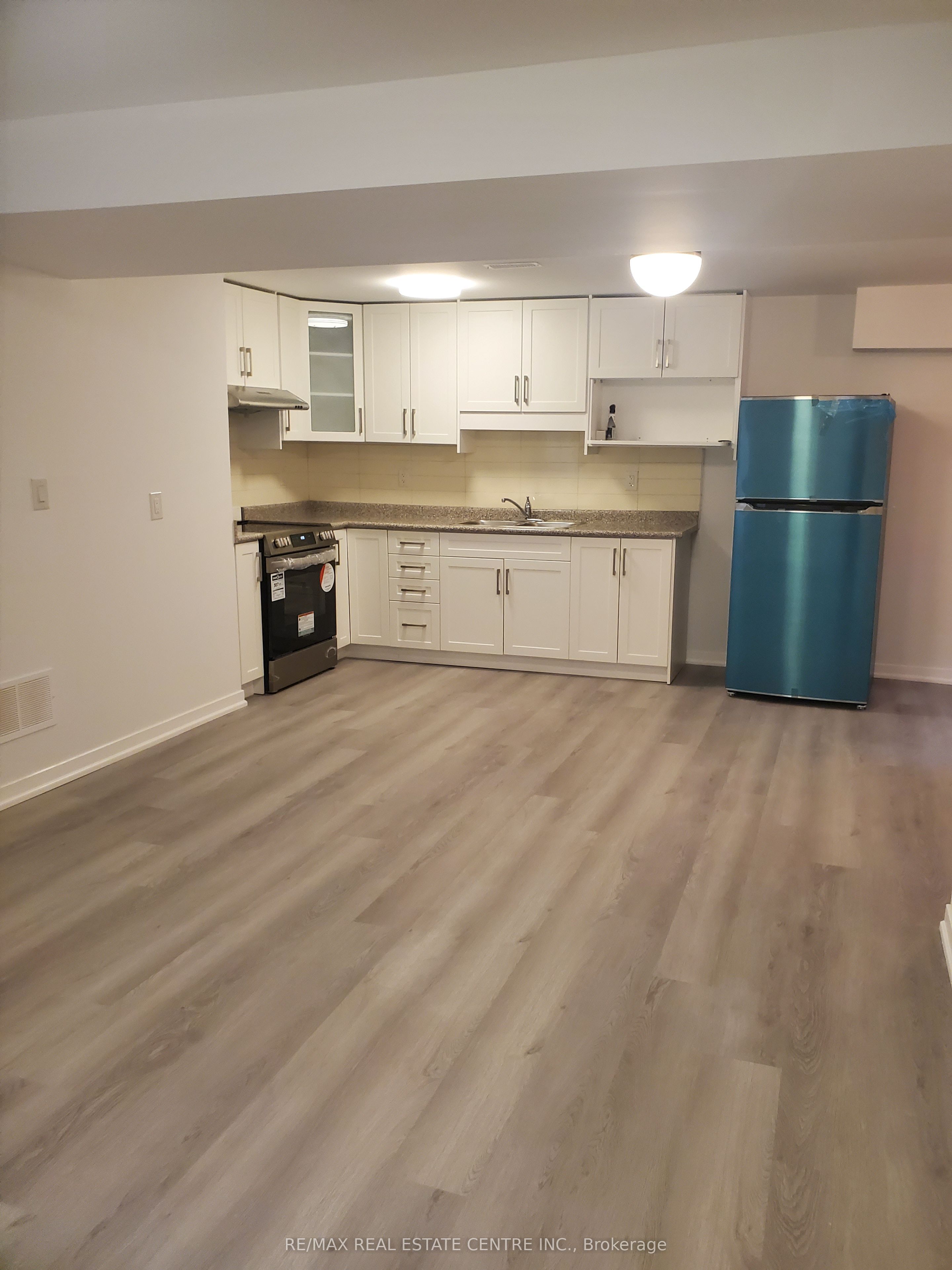 1118 Lambton Drive Basement, Oakville, ON L6J 7P3