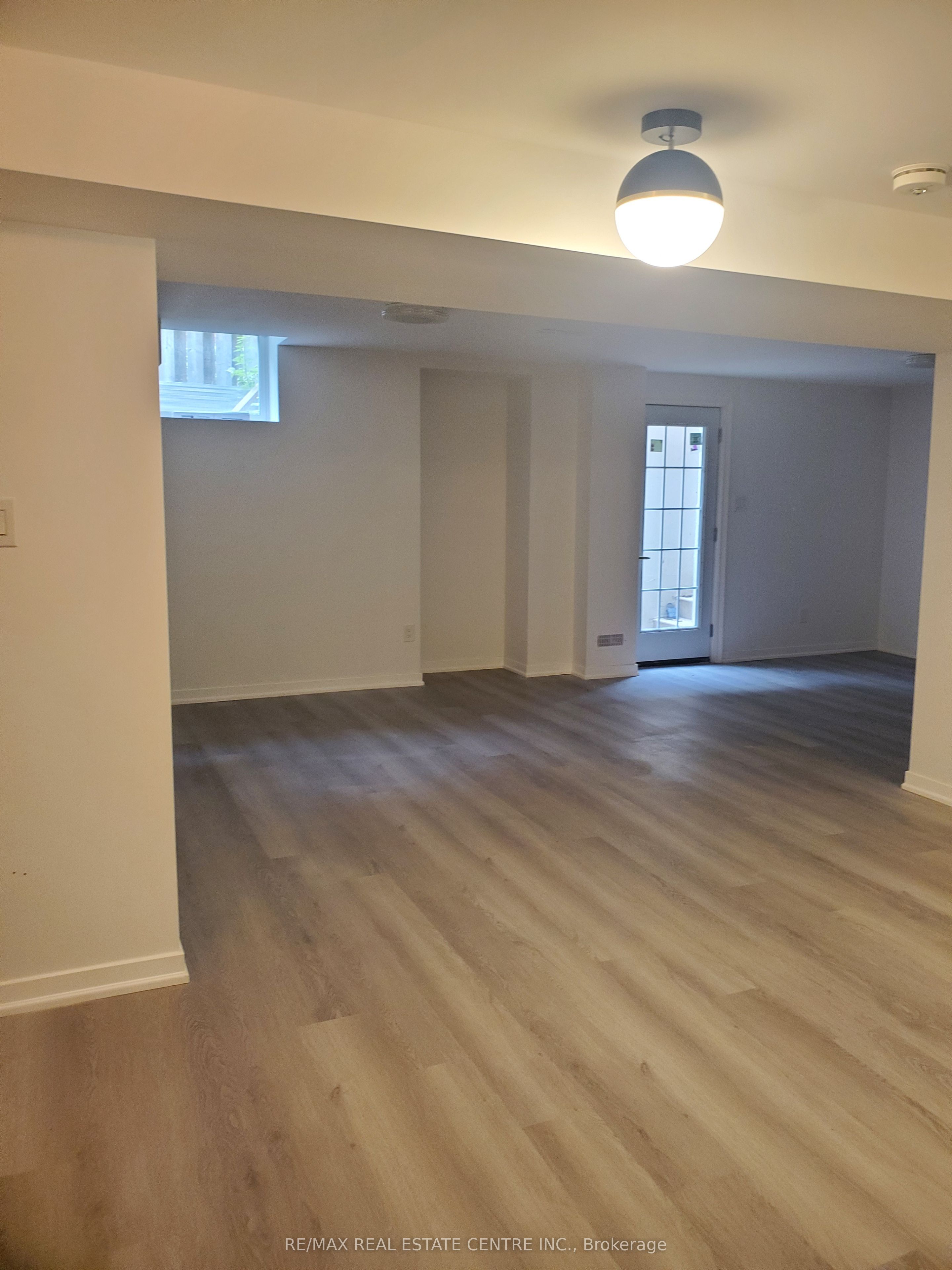 1118 Lambton Drive Basement, Oakville, ON L6J 7P3 photo 2