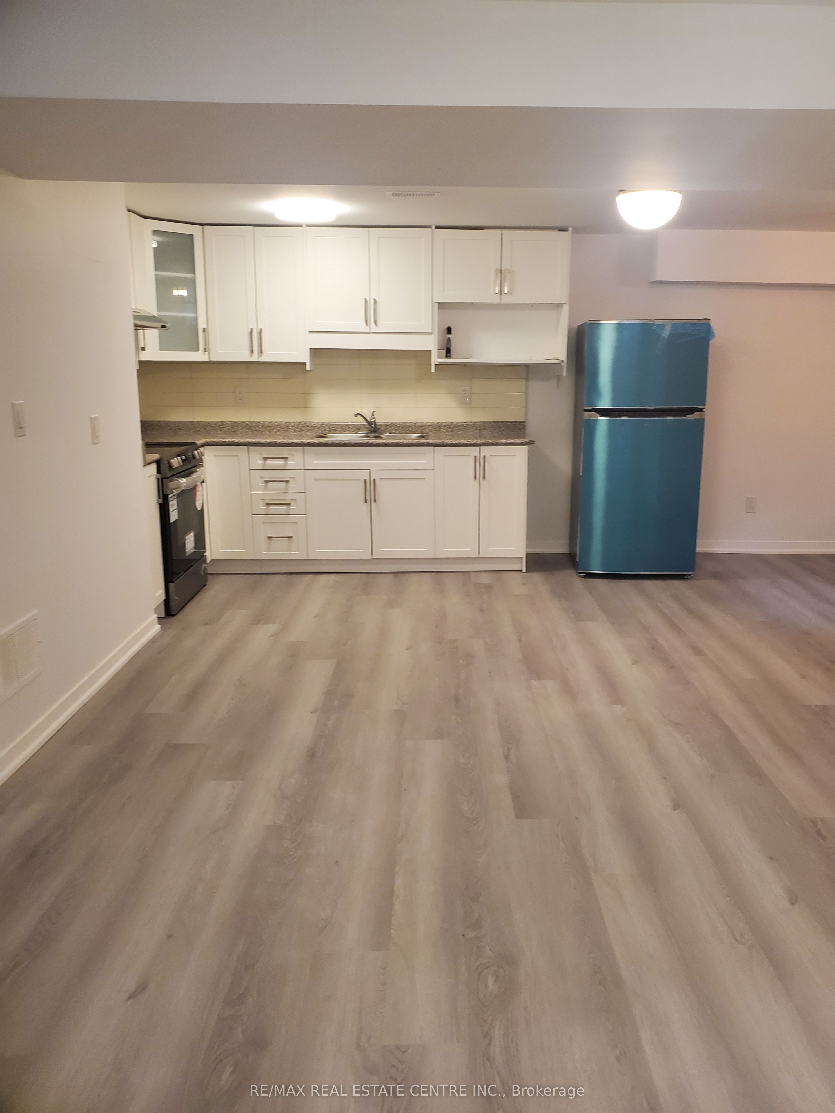 1118 Lambton Drive Basement, Oakville, ON L6J 7P3 photo 3