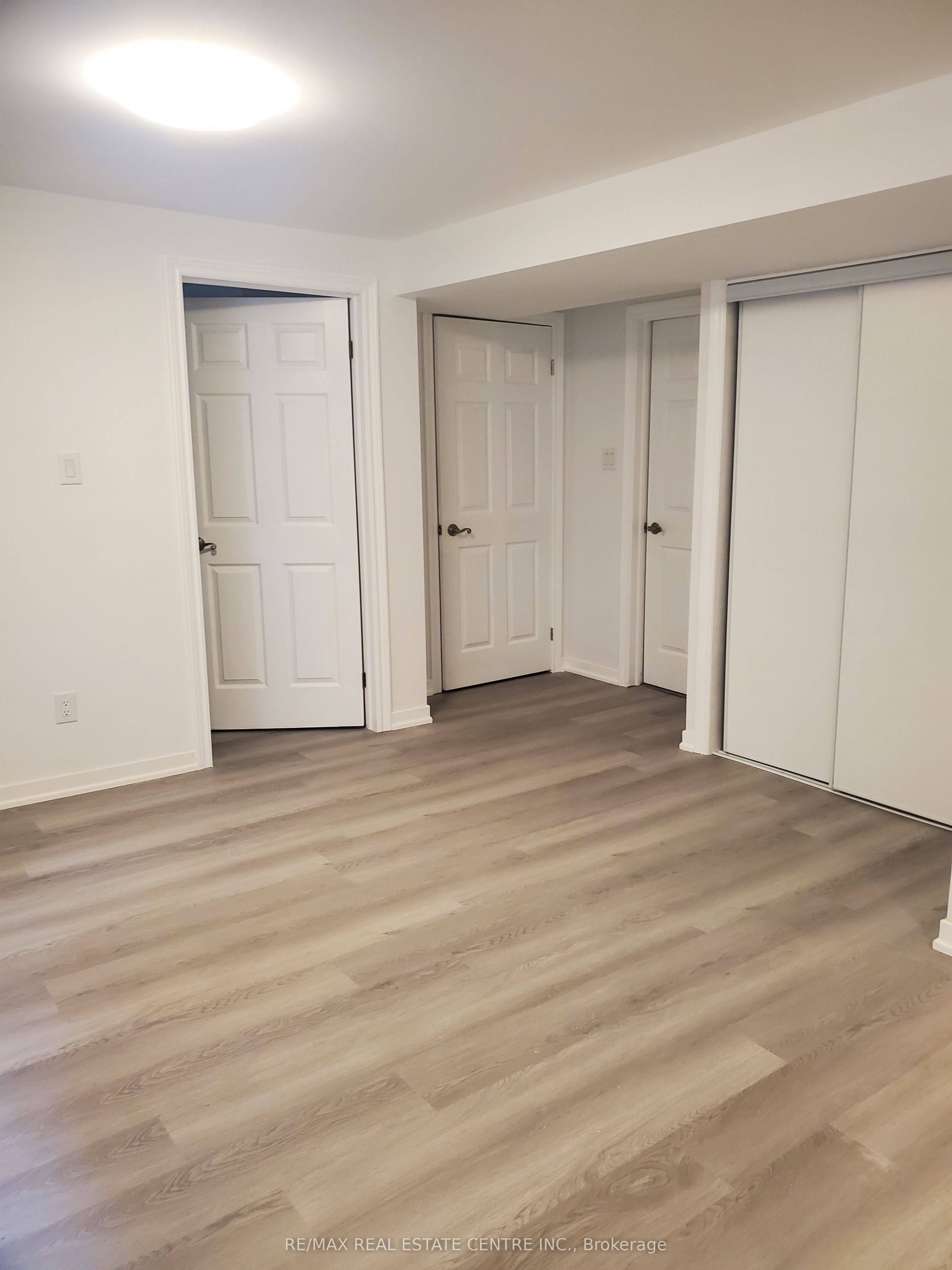 1118 Lambton Drive Basement, Oakville, ON L6J 7P3 photo 4