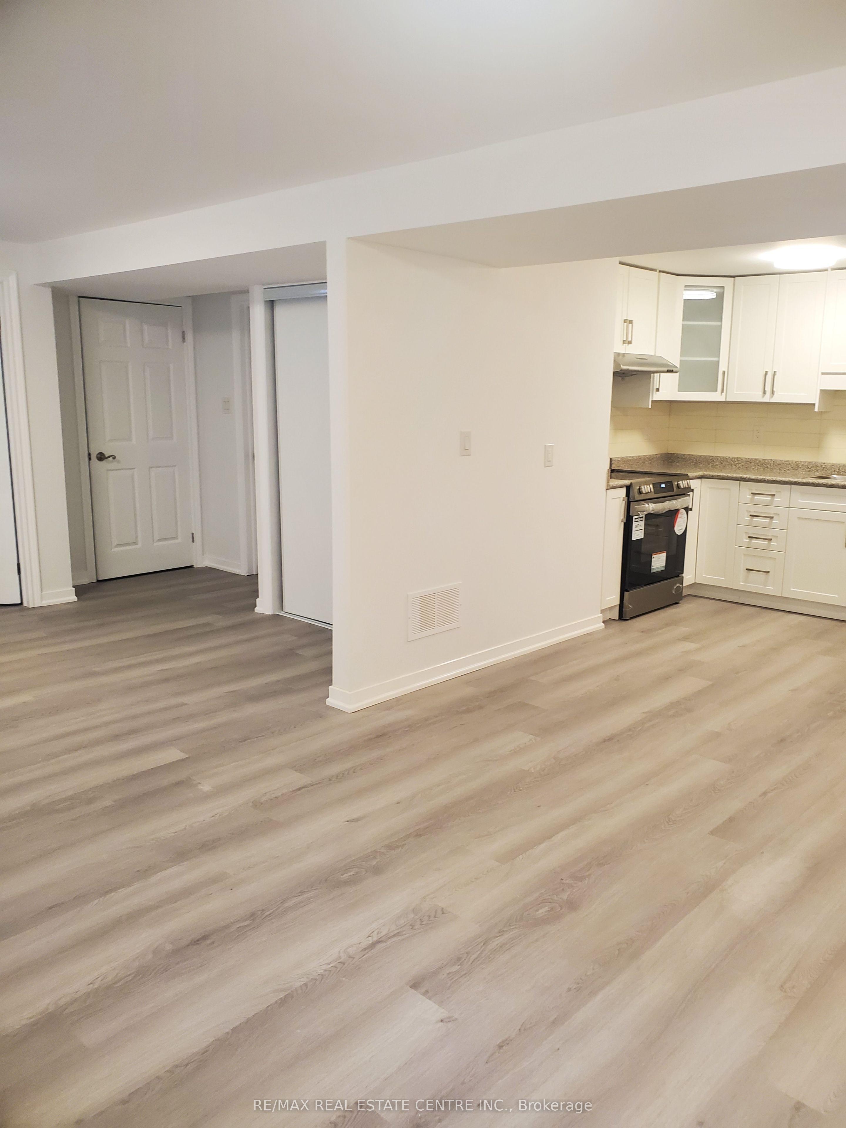 1118 Lambton Drive Basement, Oakville, ON L6J 7P3 photo 5