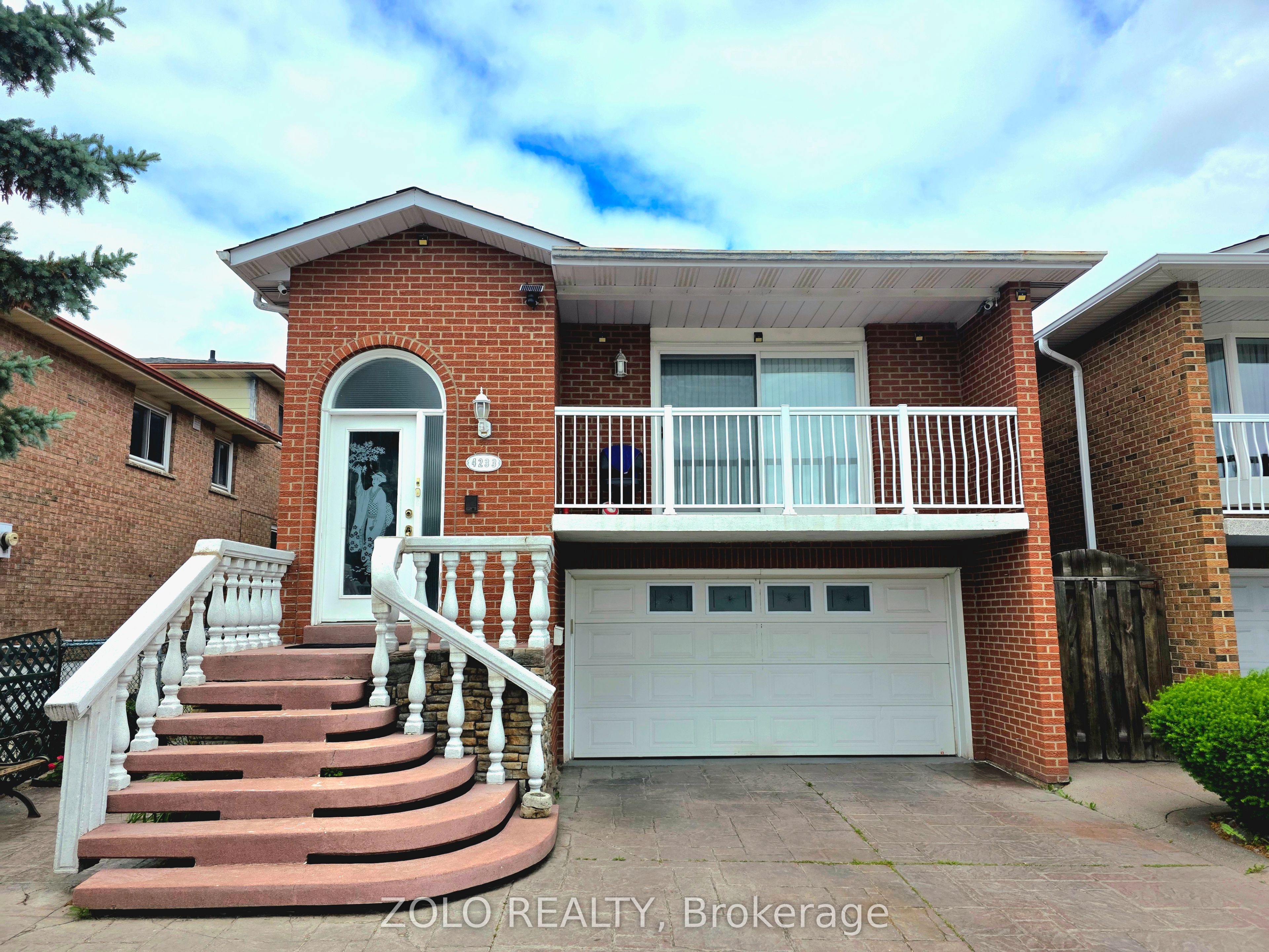 4233 Greybrook Crescent, Mississauga, ON L4W 3G5