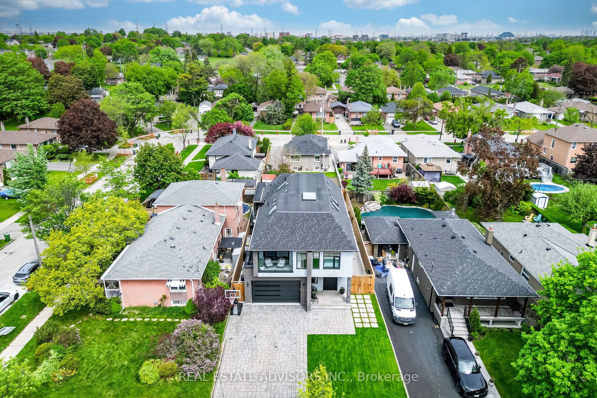 50 Beckwith Road E, Toronto, ON M9C 3Y1 photo 2