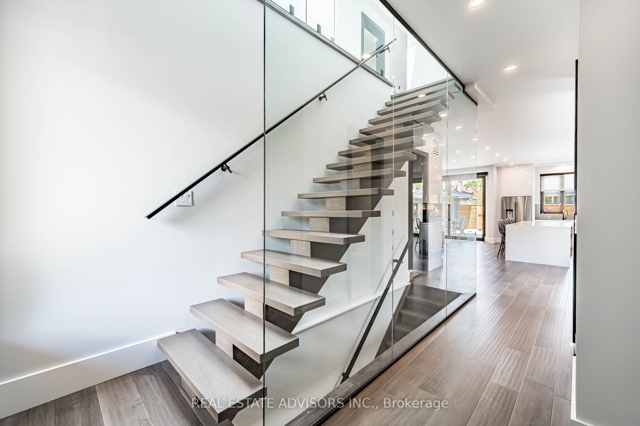 50 Beckwith Road E, Toronto, ON M9C 3Y1 photo 3
