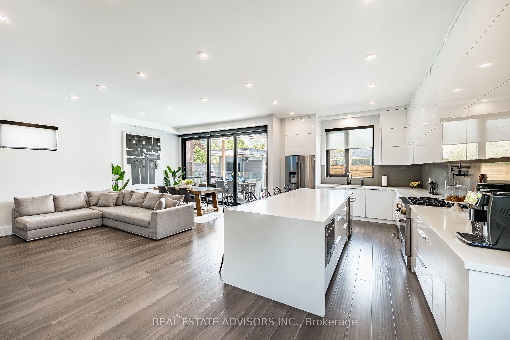 50 Beckwith Road E, Toronto, ON M9C 3Y1 photo 5