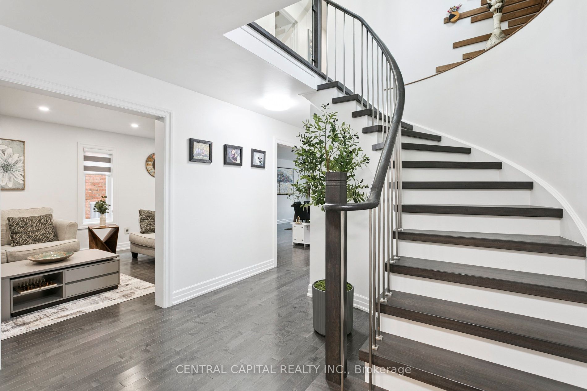 3389 Hargrove Road, Mississauga, ON L5L 4C9 photo 4