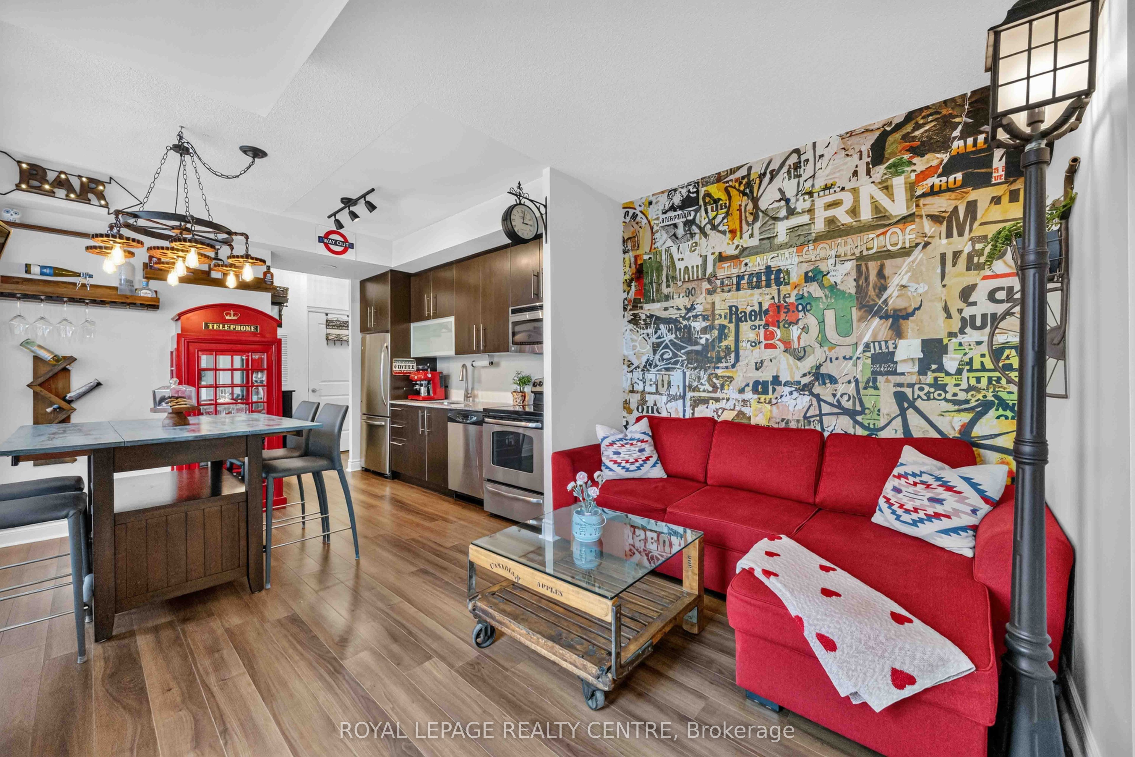 16 Brookers Lane 403, Toronto, ON M8V 0A5