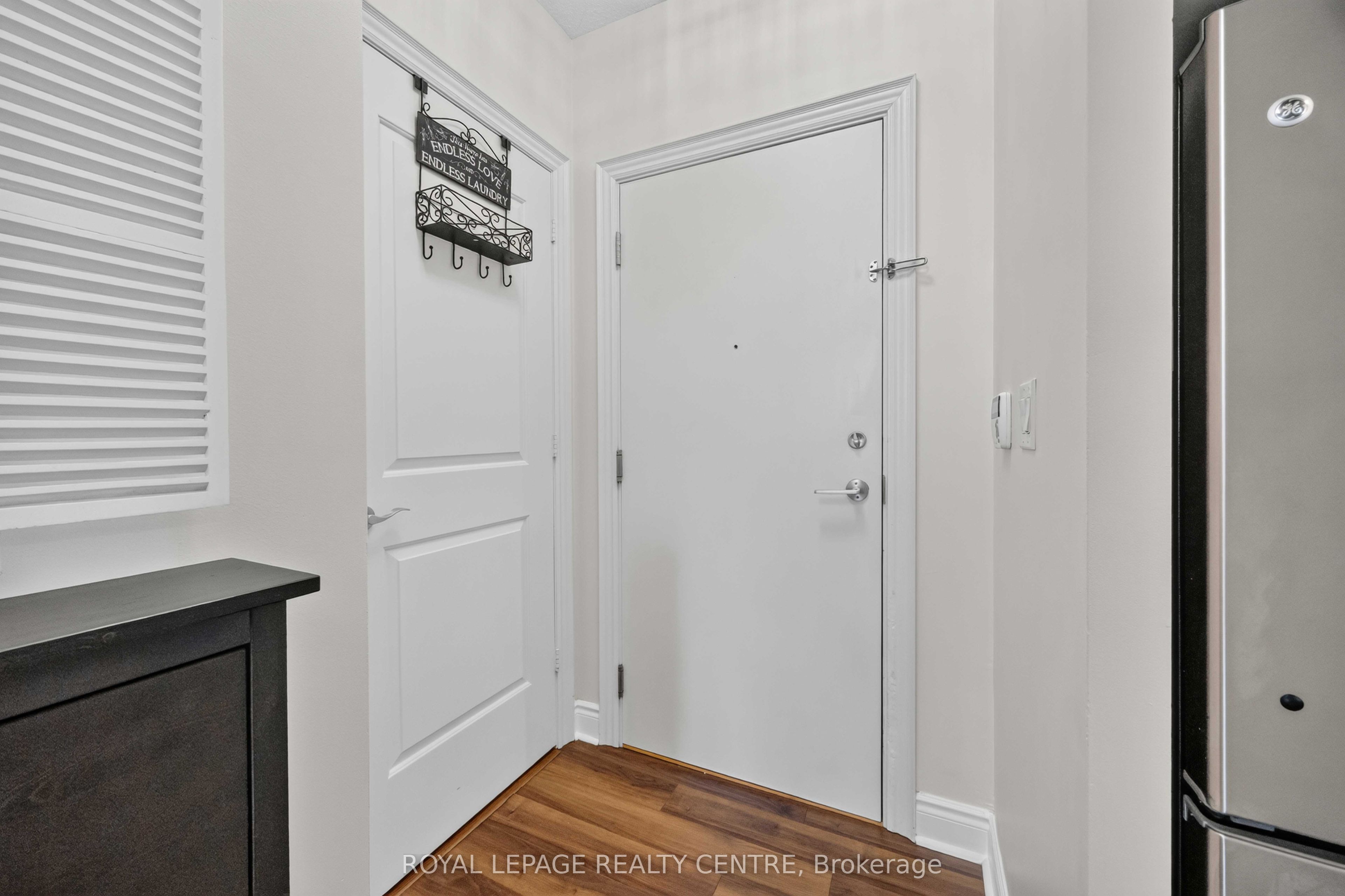 16 Brookers Lane 403, Toronto, ON M8V 0A5 photo 3