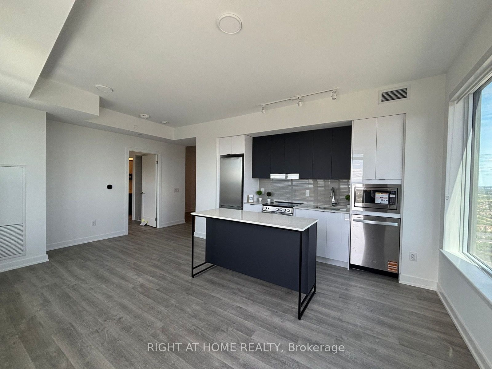 5105 Hurontario Street 2905, Mississauga, ON L4Z 0C9 photo 5
