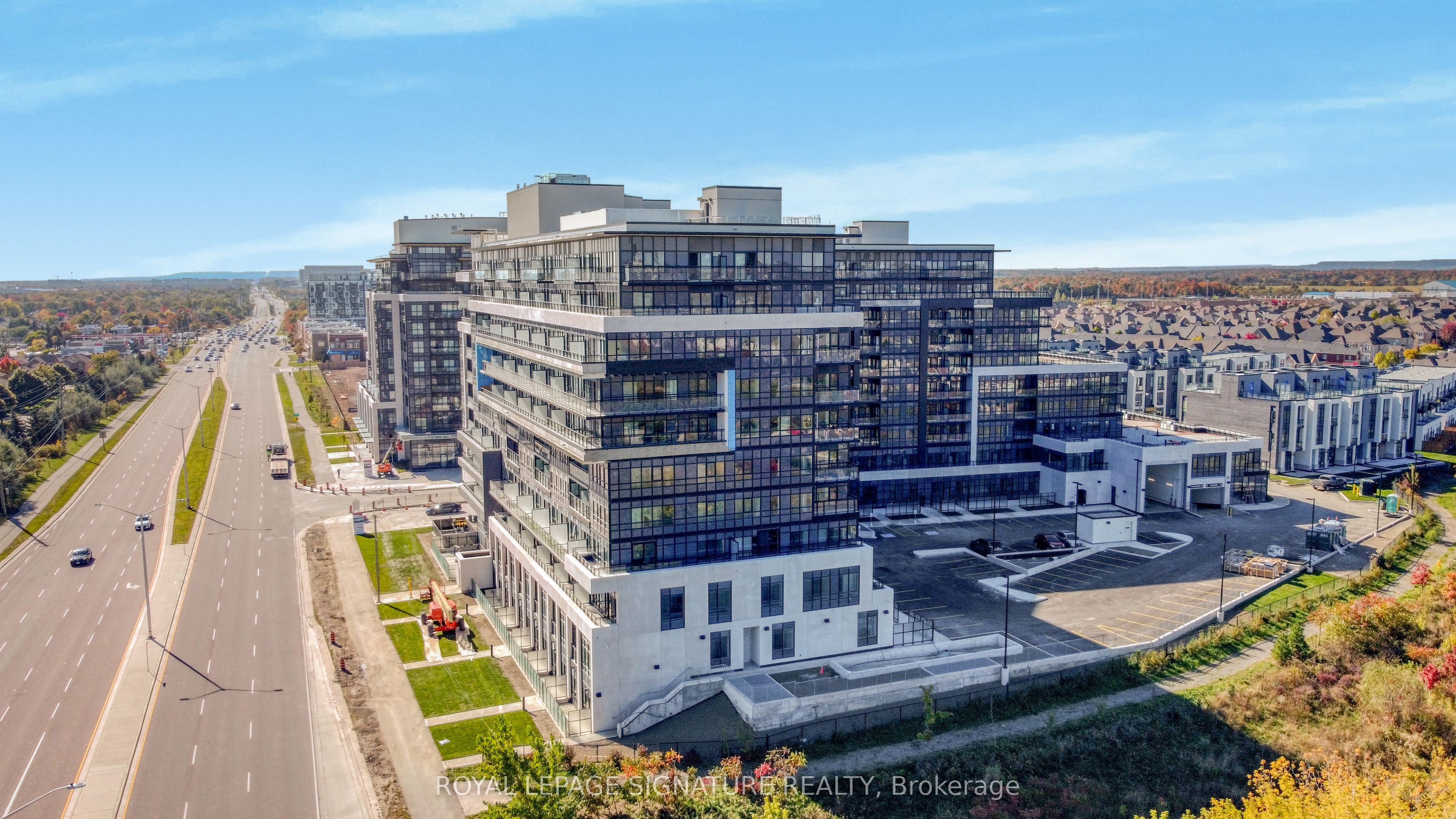 395 Dundas Street W 222, Oakville, ON L6M 5R8