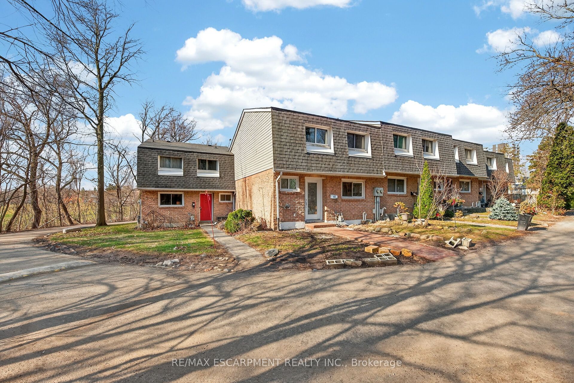 2050 Upper Middle Road 153, Burlington, ON L7P 3R9 photo 2