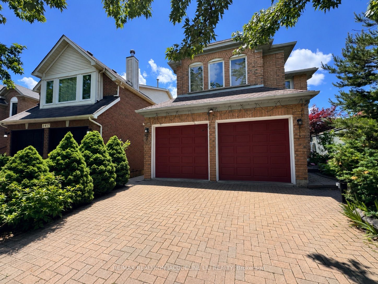 2409 Willowburne Drive, Mississauga, ON L5M 5G2 photo 2