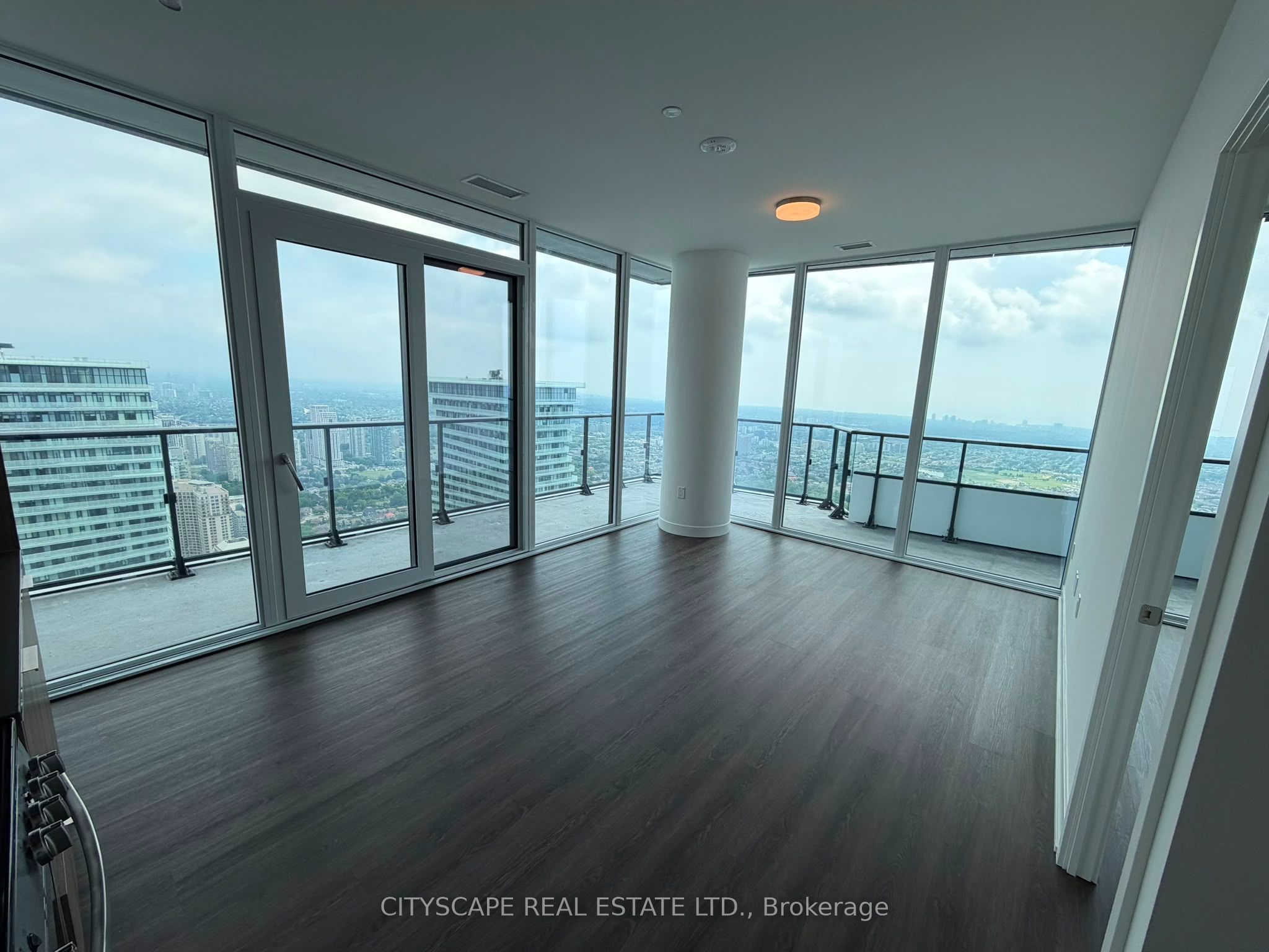 448 Burnhamthorpe Road W 6408, Mississauga, ON L5B 0R4 photo 4