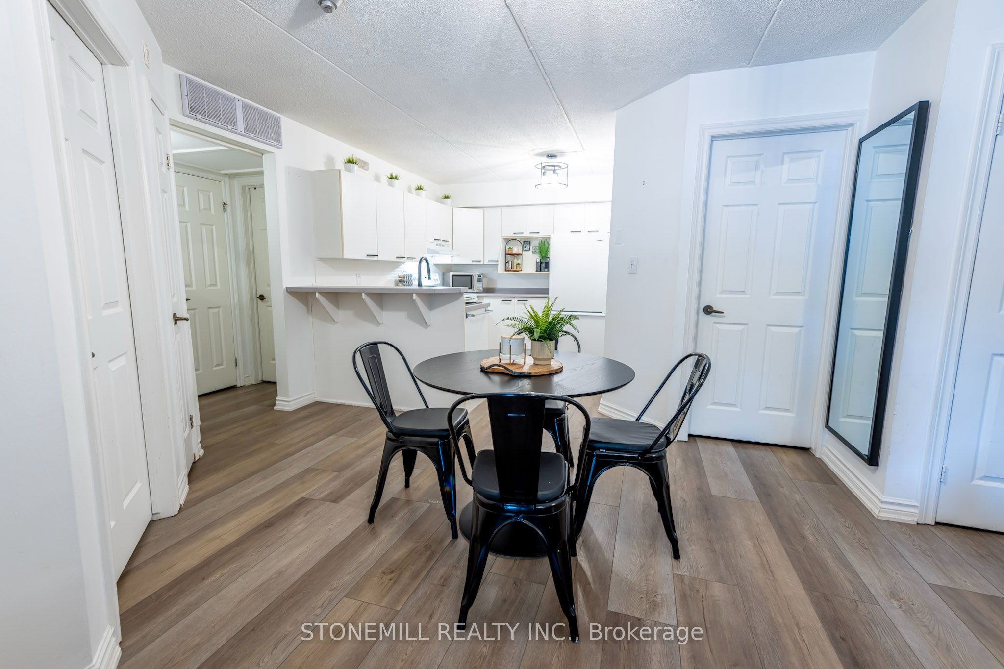 2030 Cleaver Avenue #118, Burlington, ON L7M 4C3 photo 3