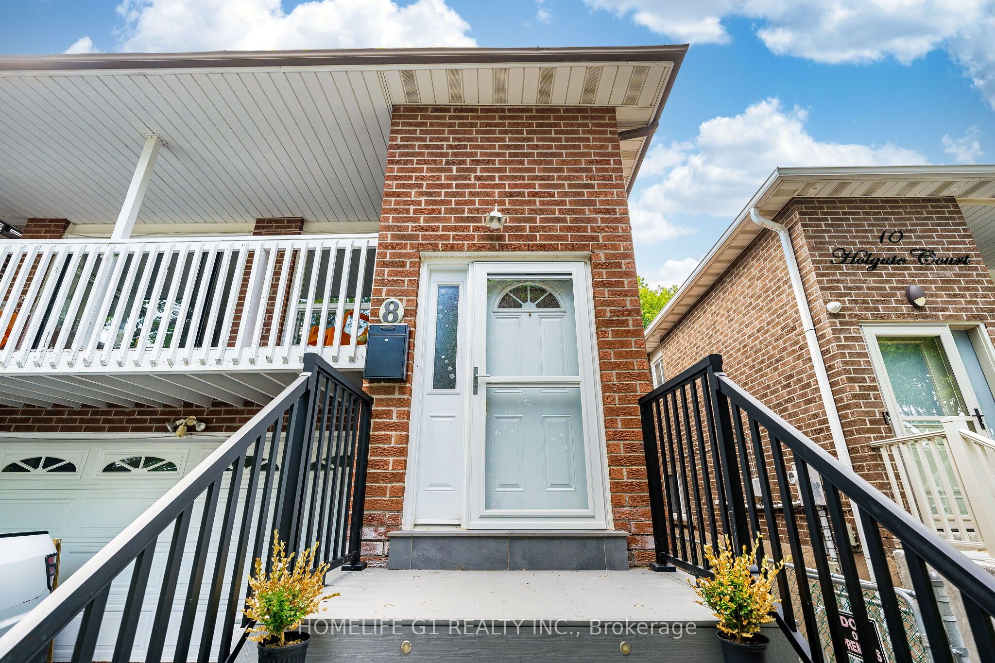 8 Holgate Court, Brampton, ON L6Z 1S1 photo 2