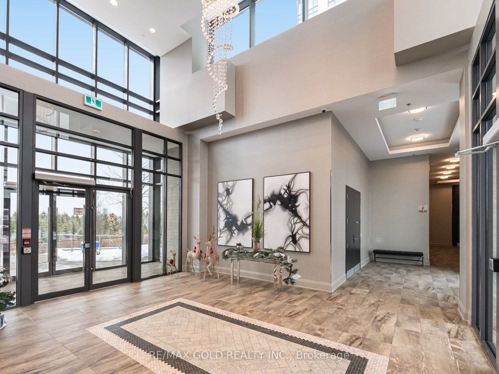65 Yorkland Boulevard 111, Brampton, ON L6P 4M5 photo 3