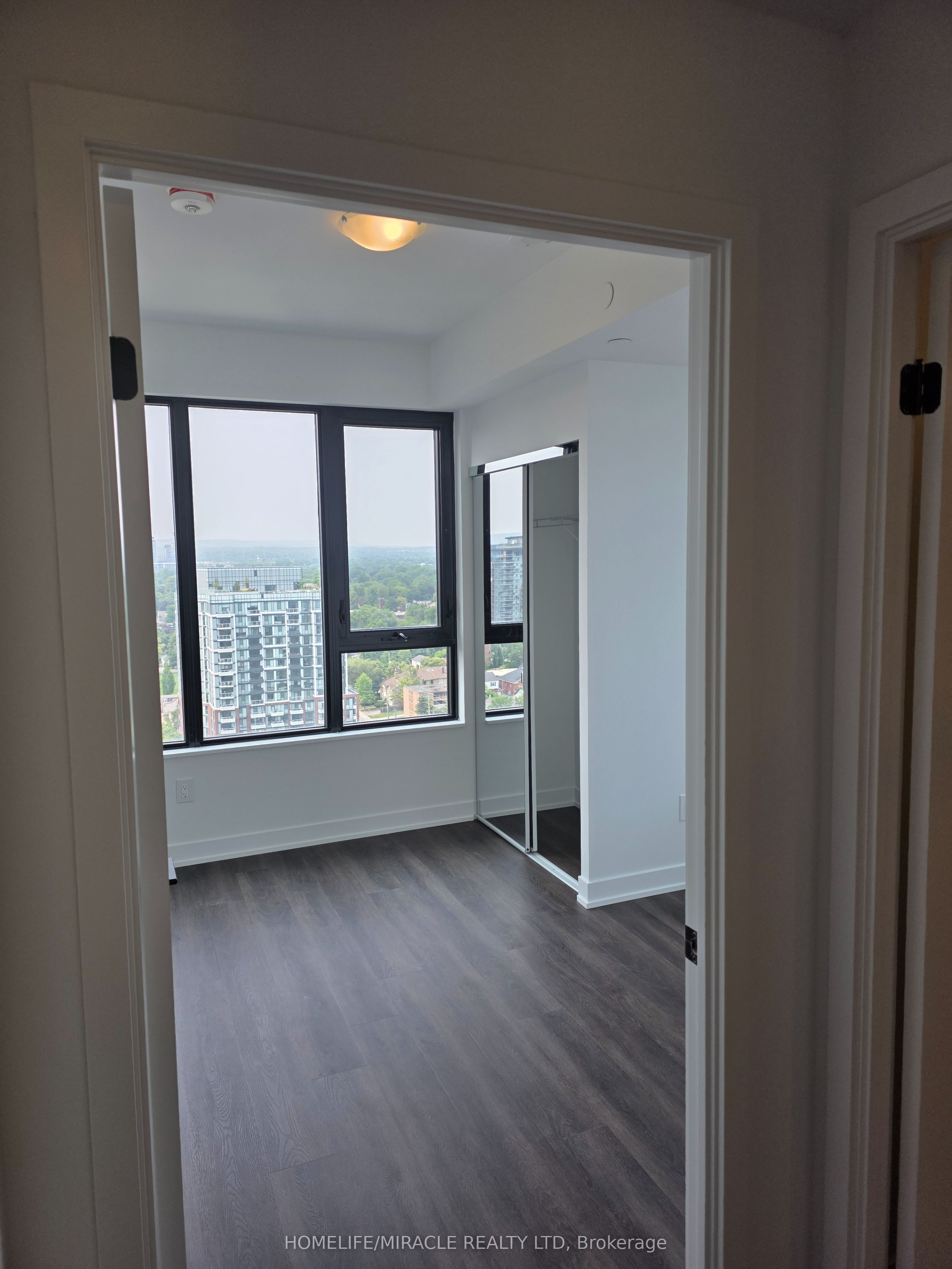 2075 Lakeshore Road 1702, Burlington, ON L7R 0H3 photo 5