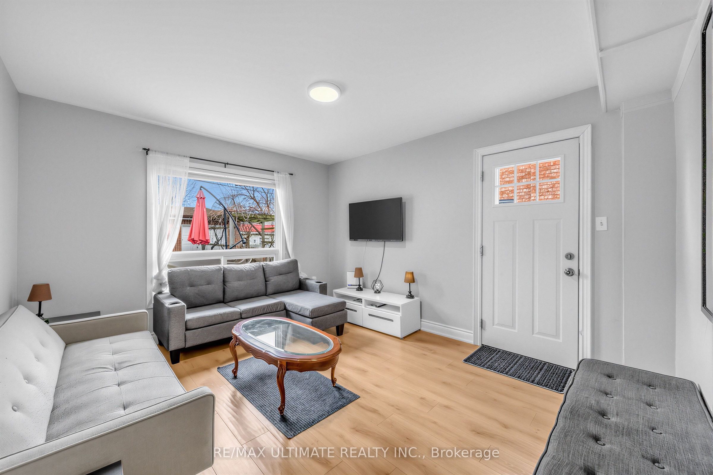 57 Shanly Street Main Floor, Toronto, ON M6H 1S4 photo 5