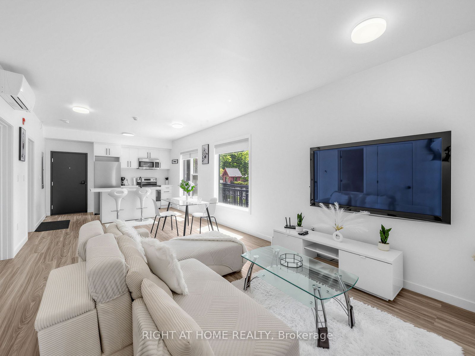 148 Glenlake Avenue 5, Toronto, ON M6P 1E7