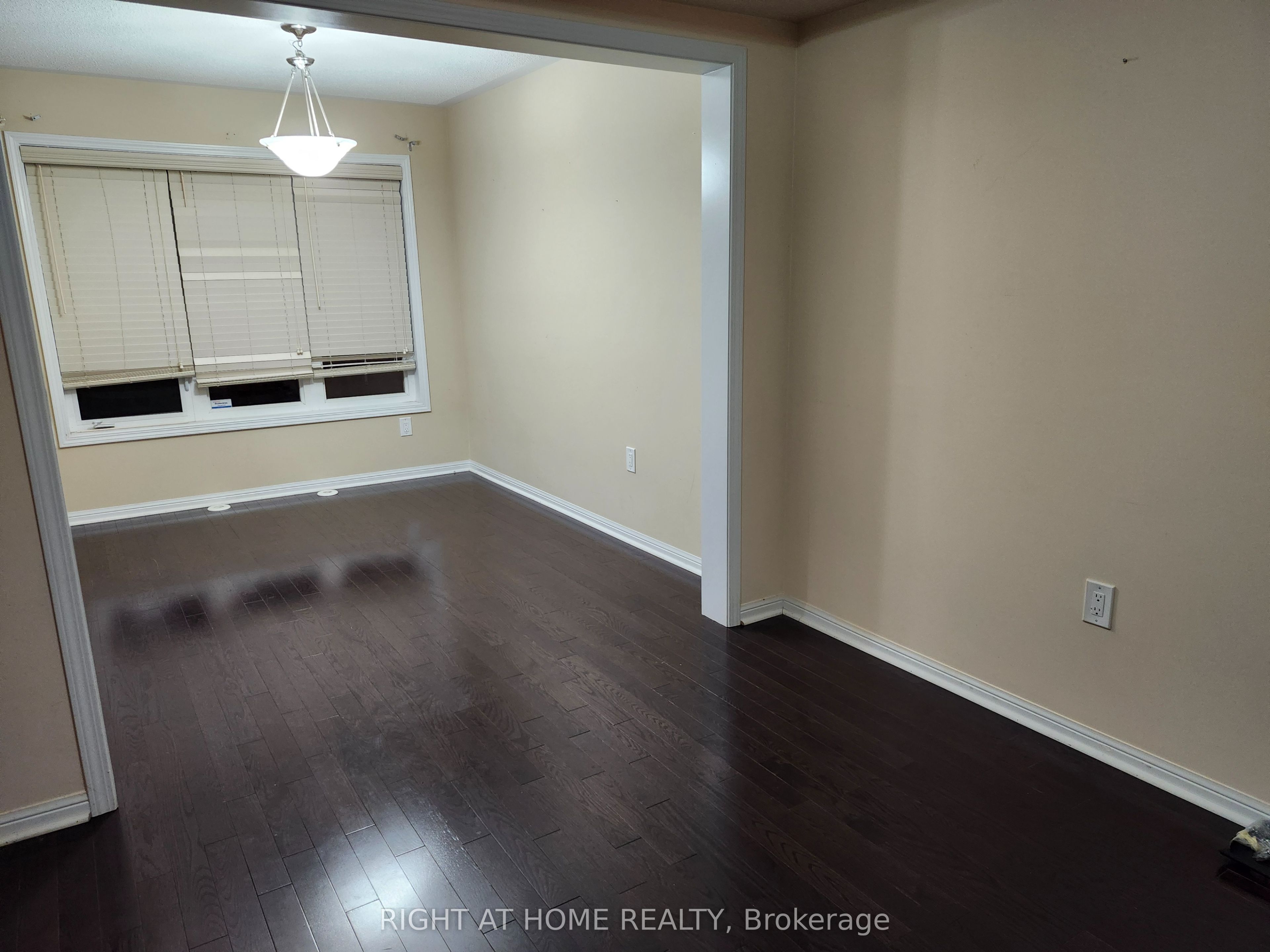 786 Bolingbroke Drive, Milton, ON L9T 5A5 photo 2