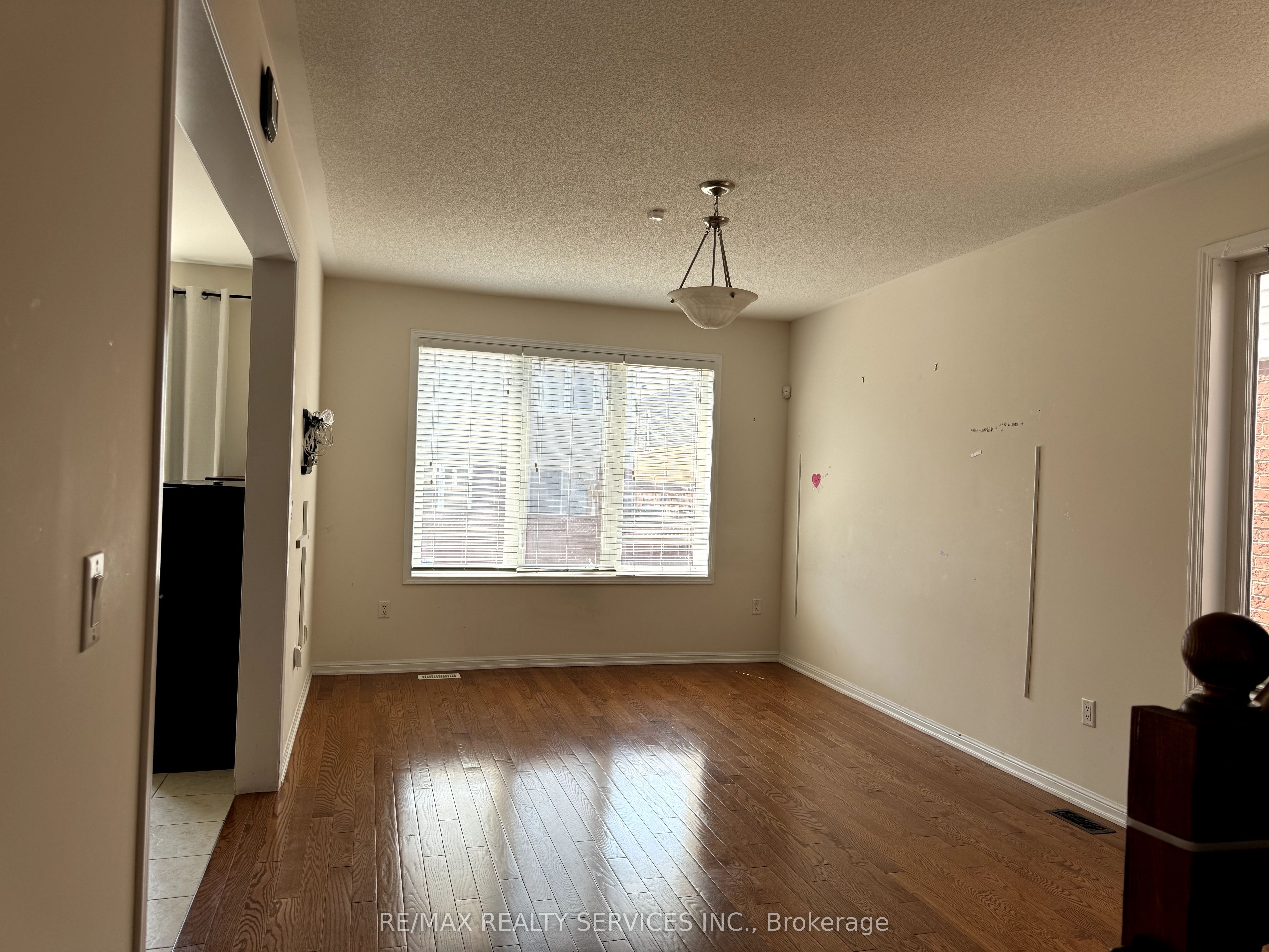 30 Arkwright Drive, Brampton, ON L7A 0V2 photo 3