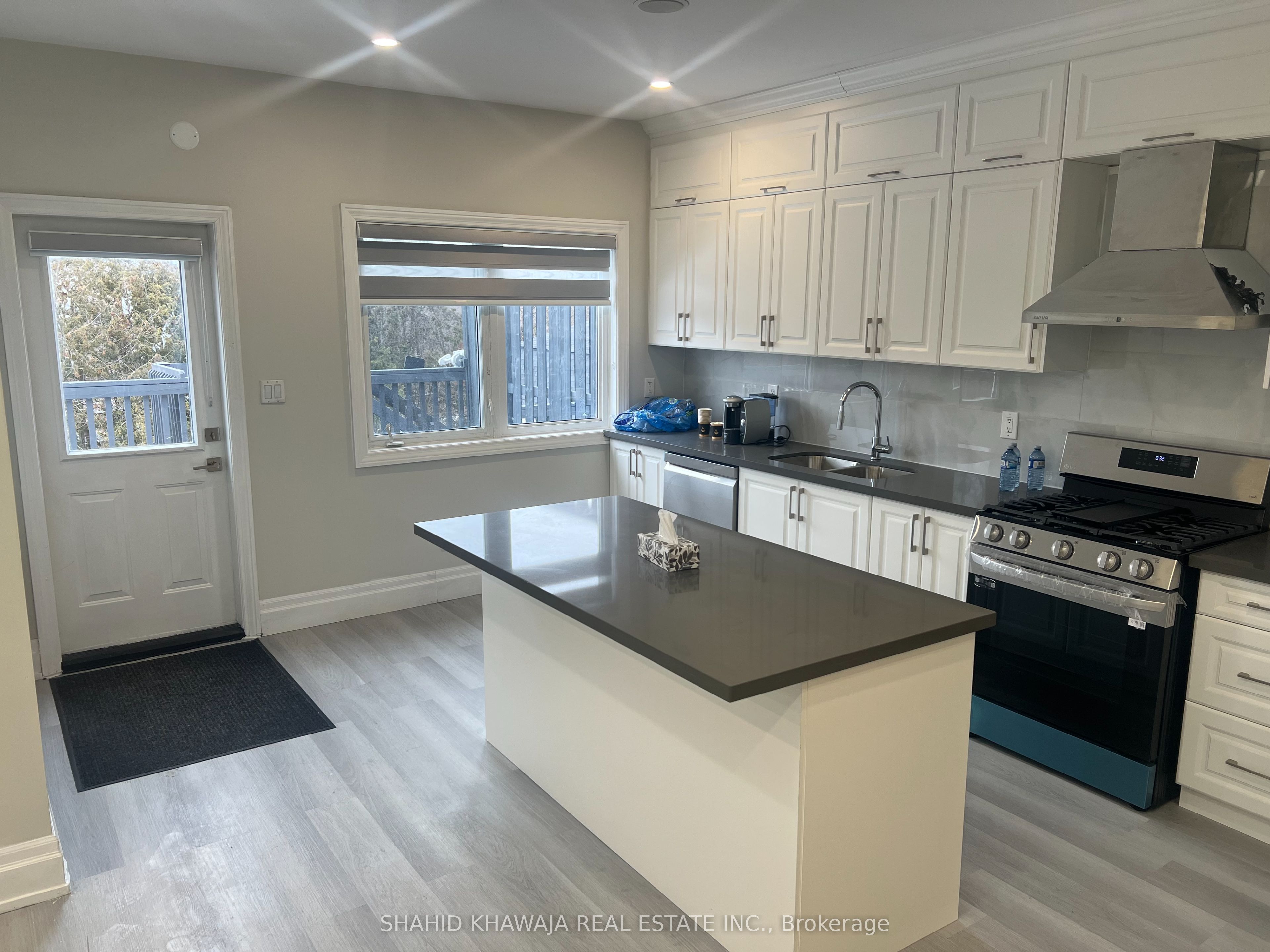 370 Queen Street S C, Mississauga, ON L5M 1M2 photo 2