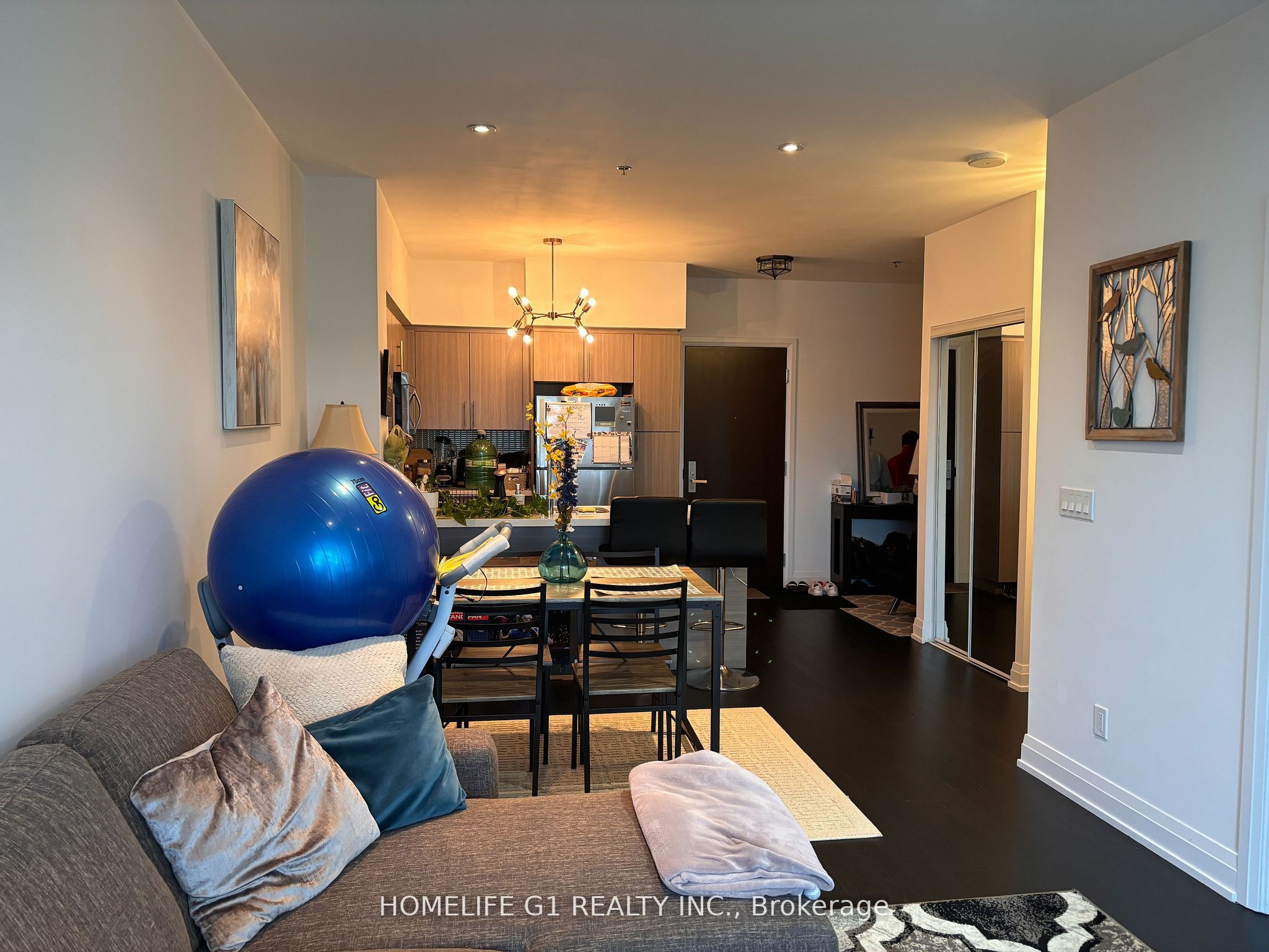 65 Speers Road 318, Oakville, ON L6K 2E6 photo 4
