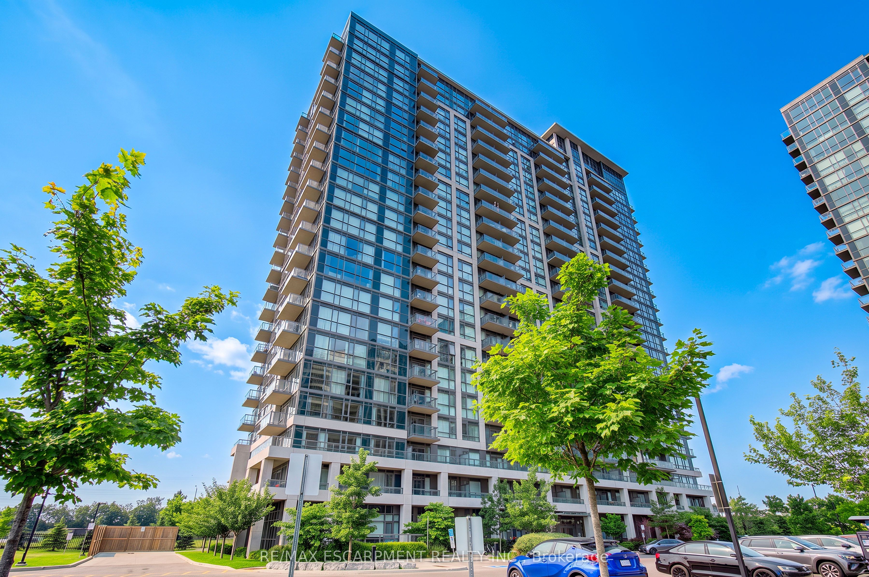 349 Rathburn Road W 107, Mississauga, ON L5B 0G9