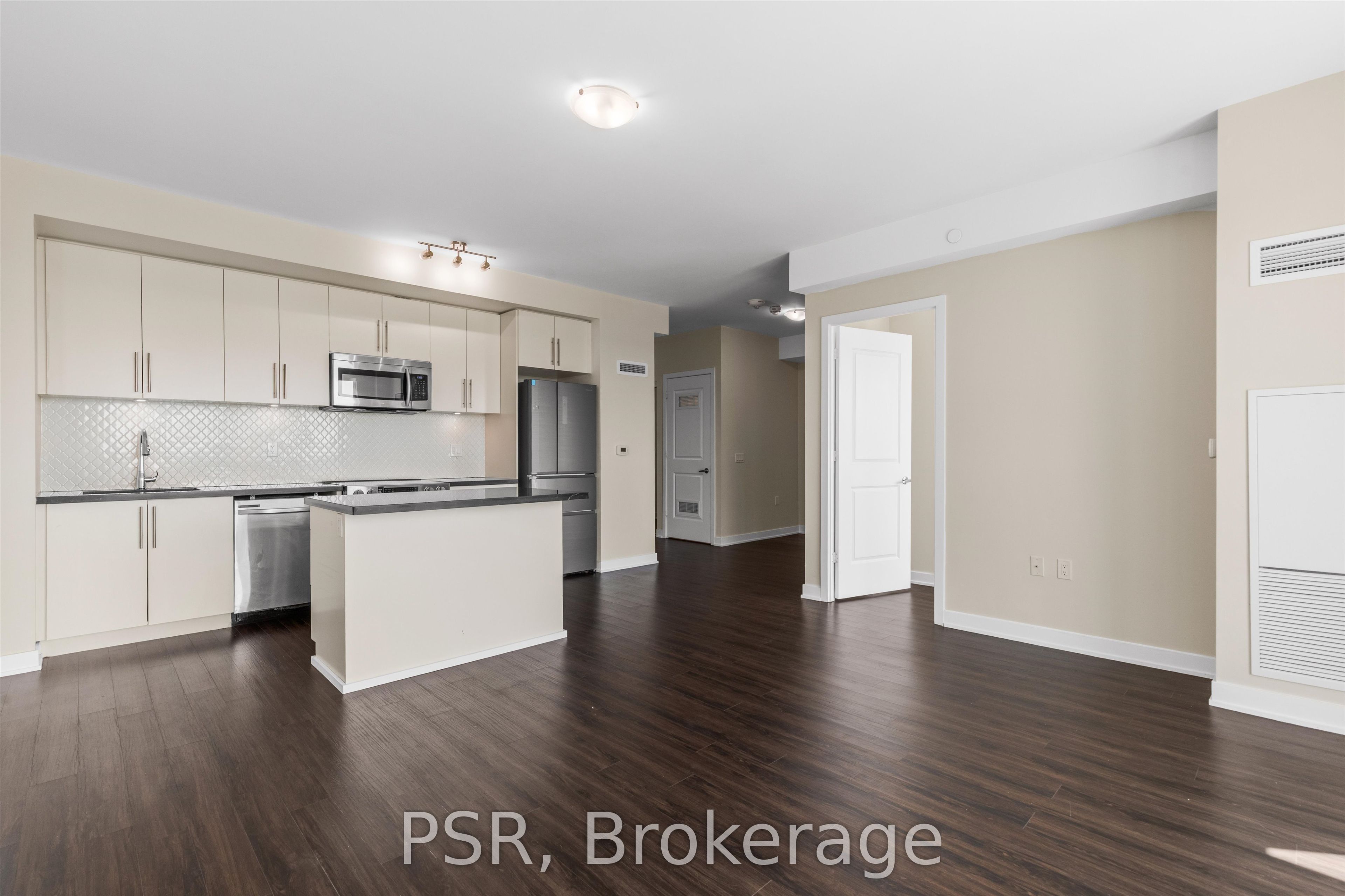 4699 Glen Erin Drive 407, Mississauga, ON L5M 2E5 photo 3