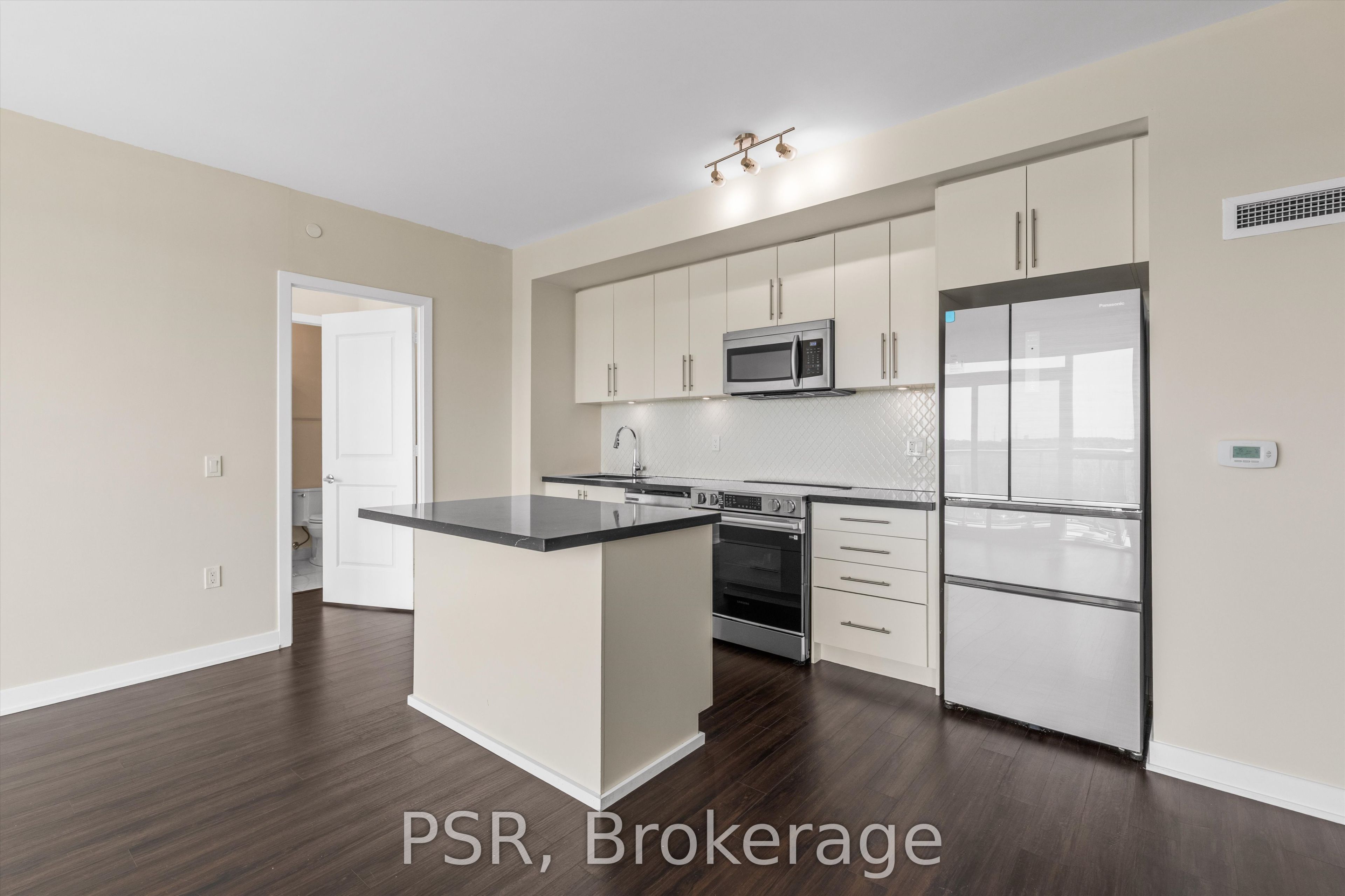 4699 Glen Erin Drive 407, Mississauga, ON L5M 2E5 photo 4