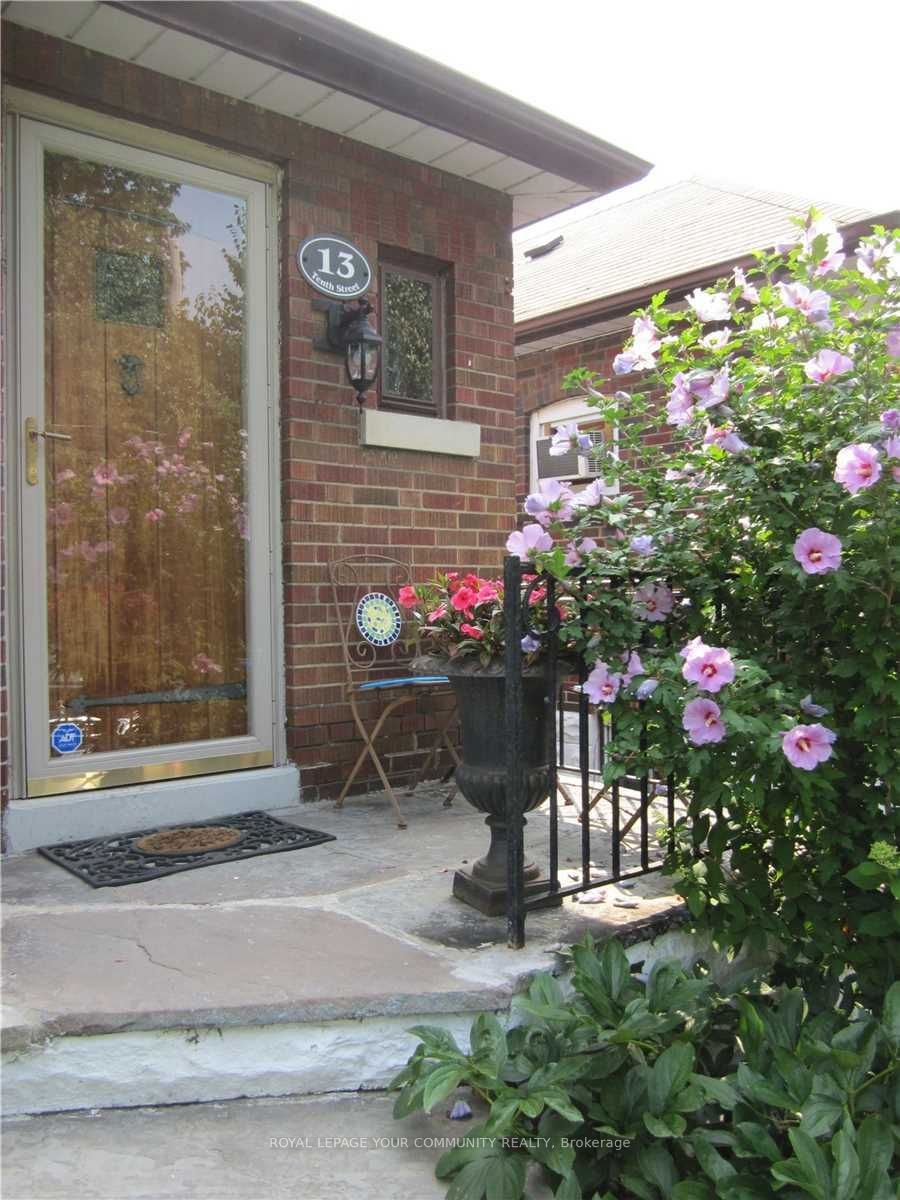 13 Tenth Street, Toronto, ON M8V 3E7 photo 2