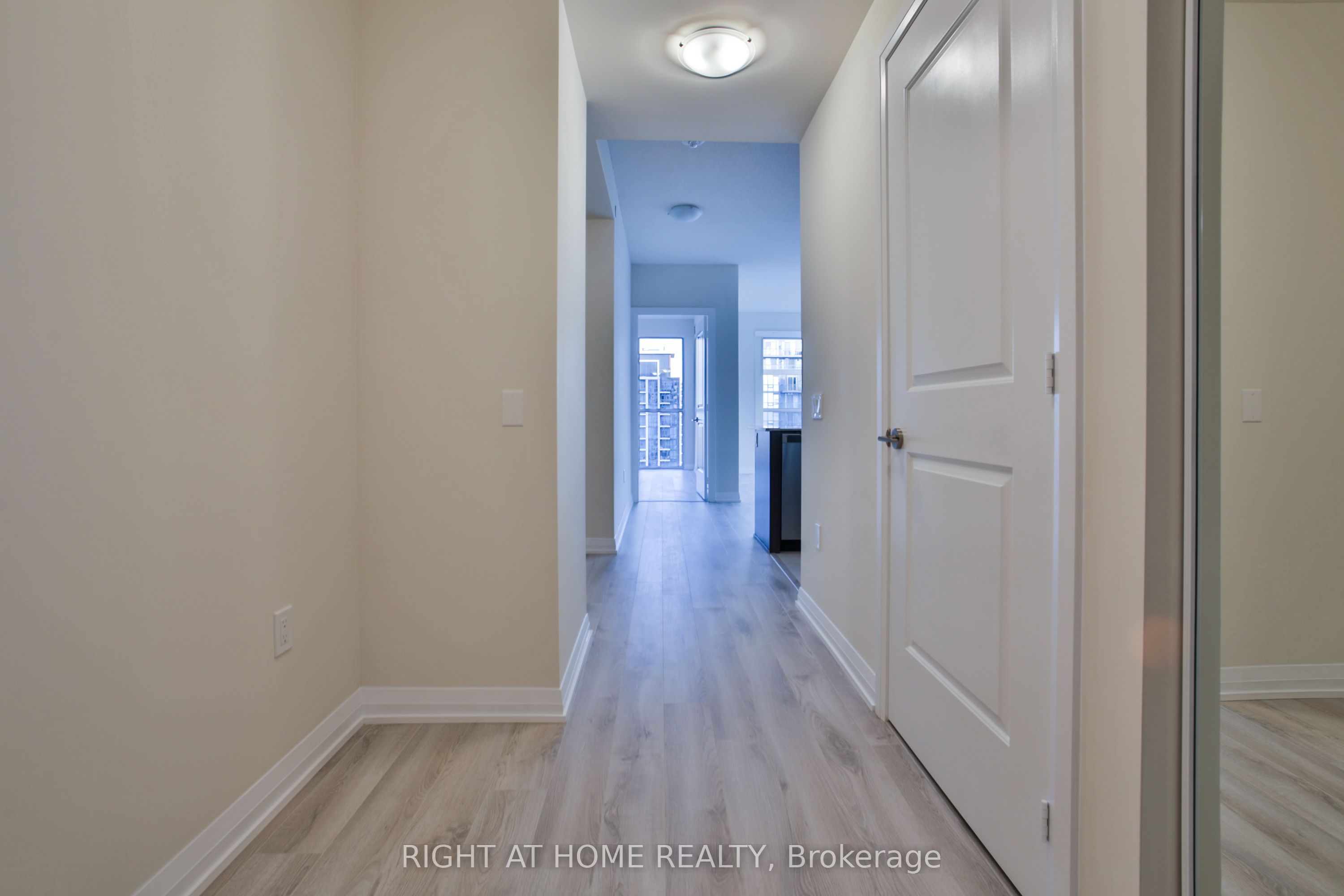 35 WATERGARDEN Drive 2014, Mississauga, ON L5R 0G8 photo 2