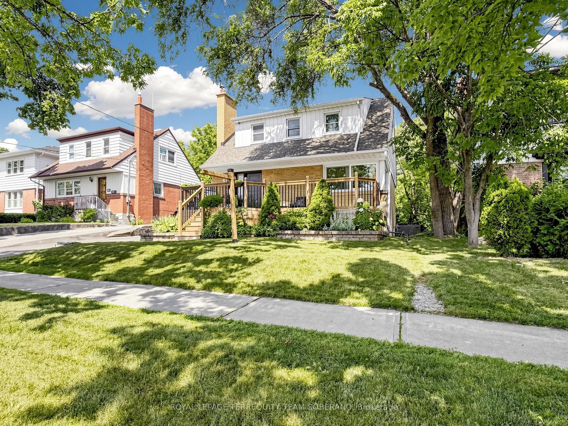 64 Clearbrooke Circle, Toronto, ON M9W 2E5 photo 2