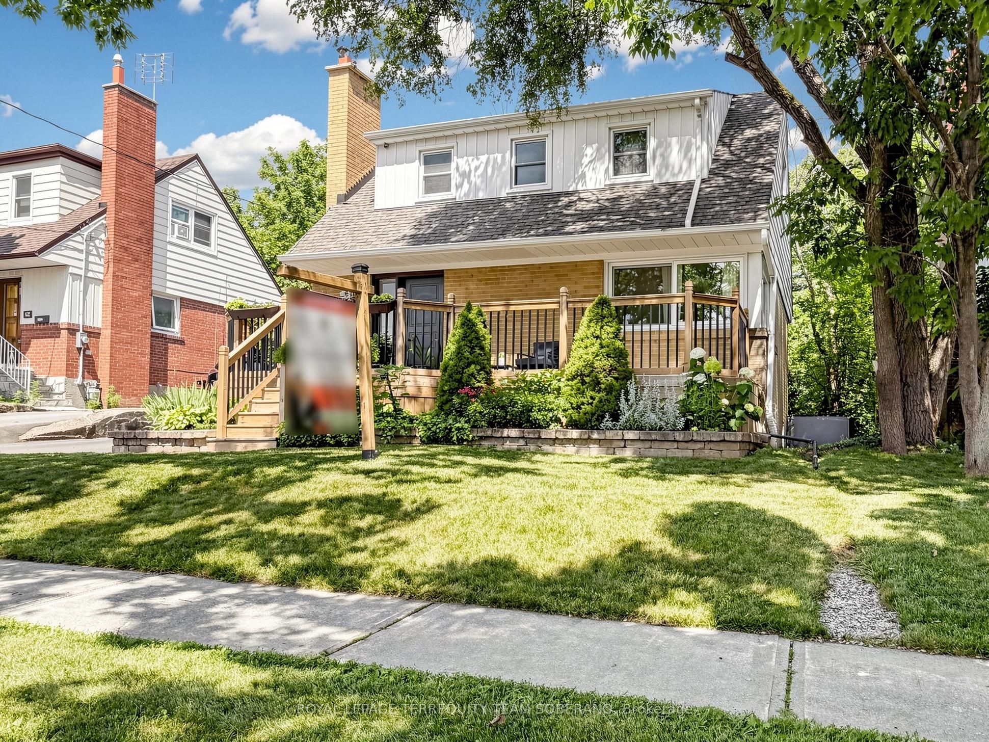 64 Clearbrooke Circle, Toronto, ON M9W 2E5 photo 3