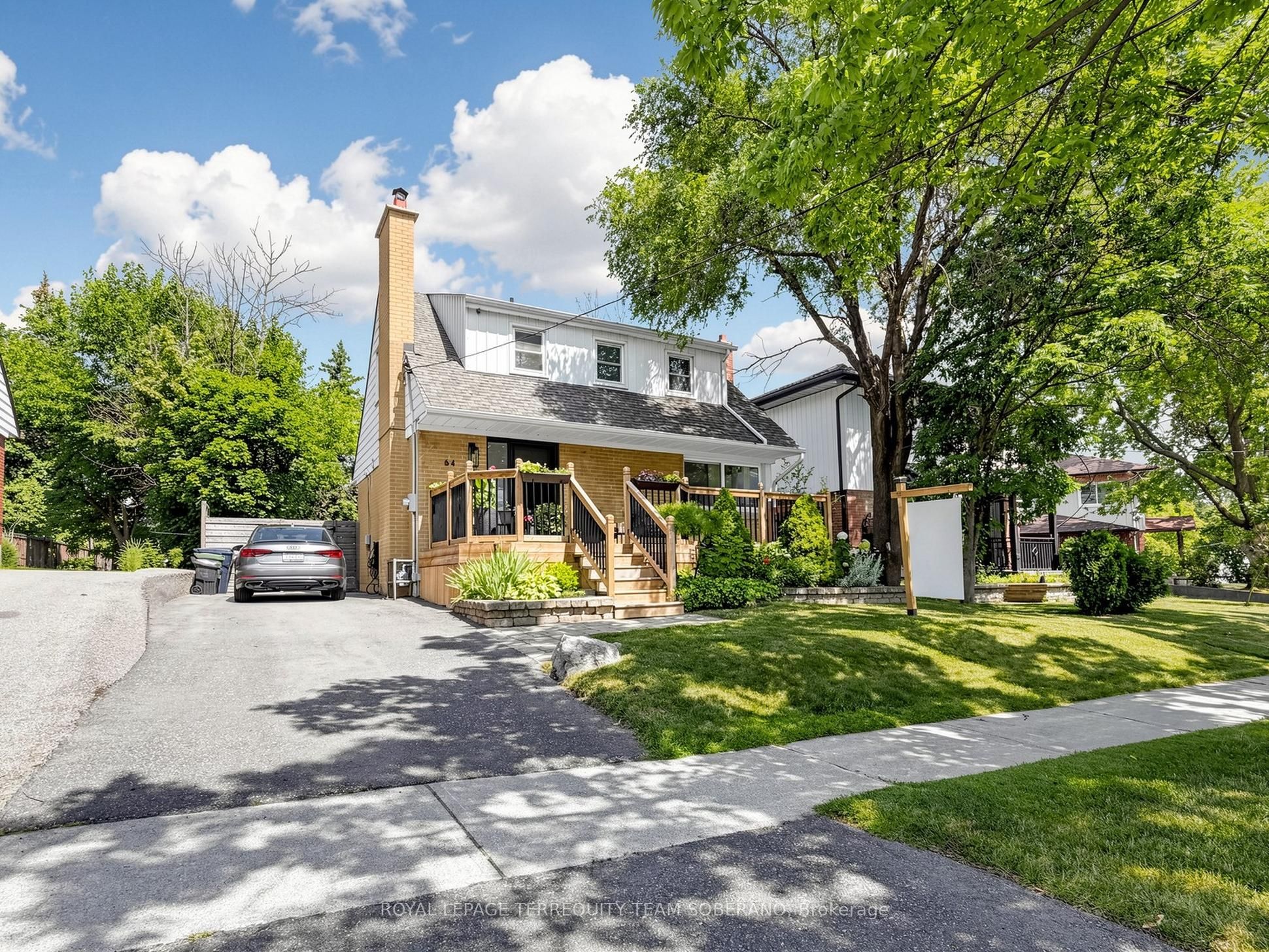 64 Clearbrooke Circle, Toronto, ON M9W 2E5 photo 5