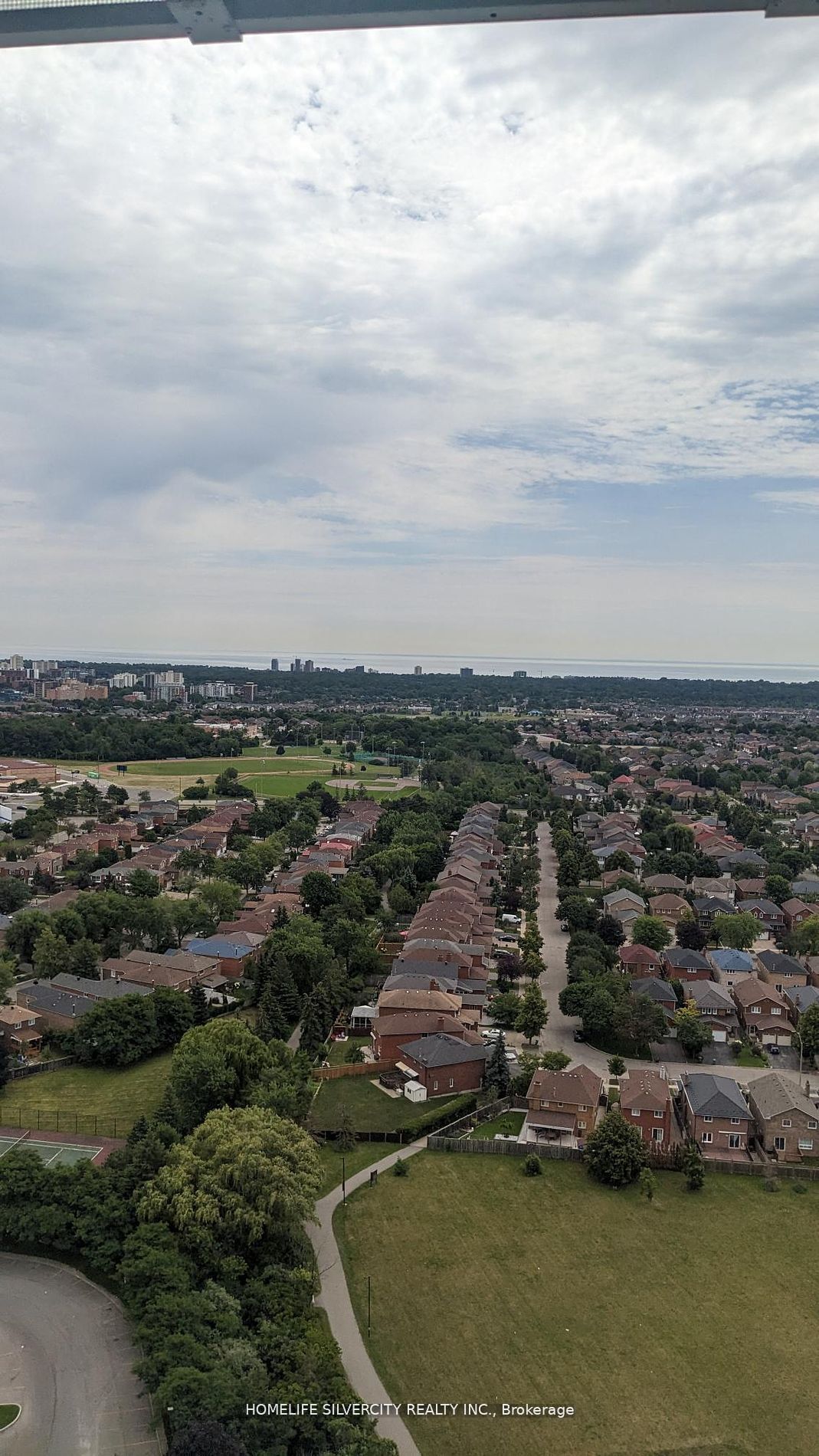 3883 Quartz Road #2209, Mississauga, ON L5B 0M4 photo 3