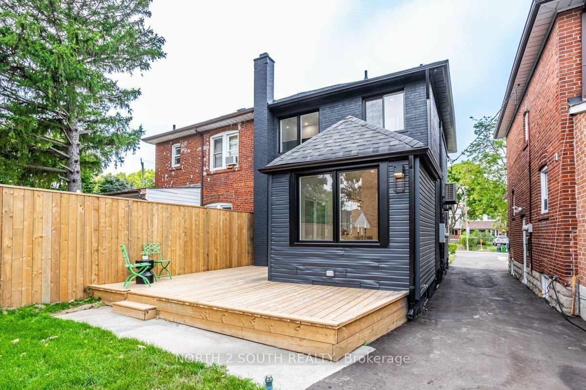 9 Glenvalley Drive Bsmt, Toronto, ON M6M 4V8 photo 3