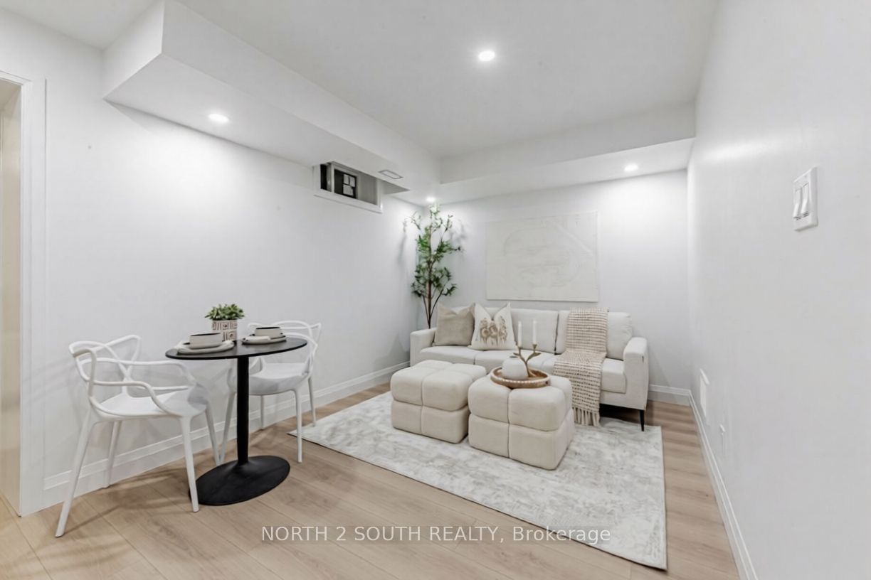 9 Glenvalley Drive Bsmt, Toronto, ON M6M 4V8 photo 5