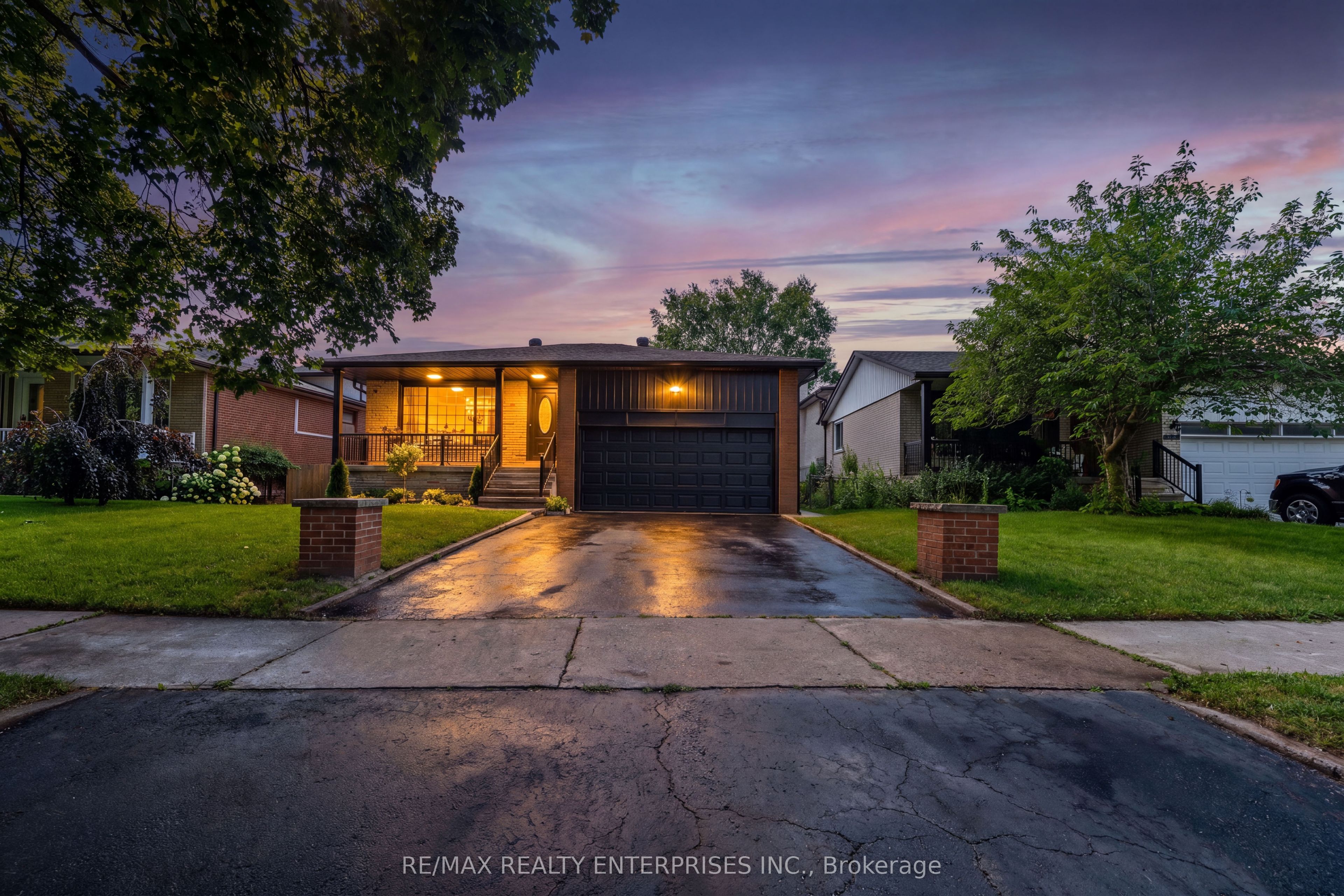 2348 Denise Road Lower, Mississauga, ON L4X 1J4