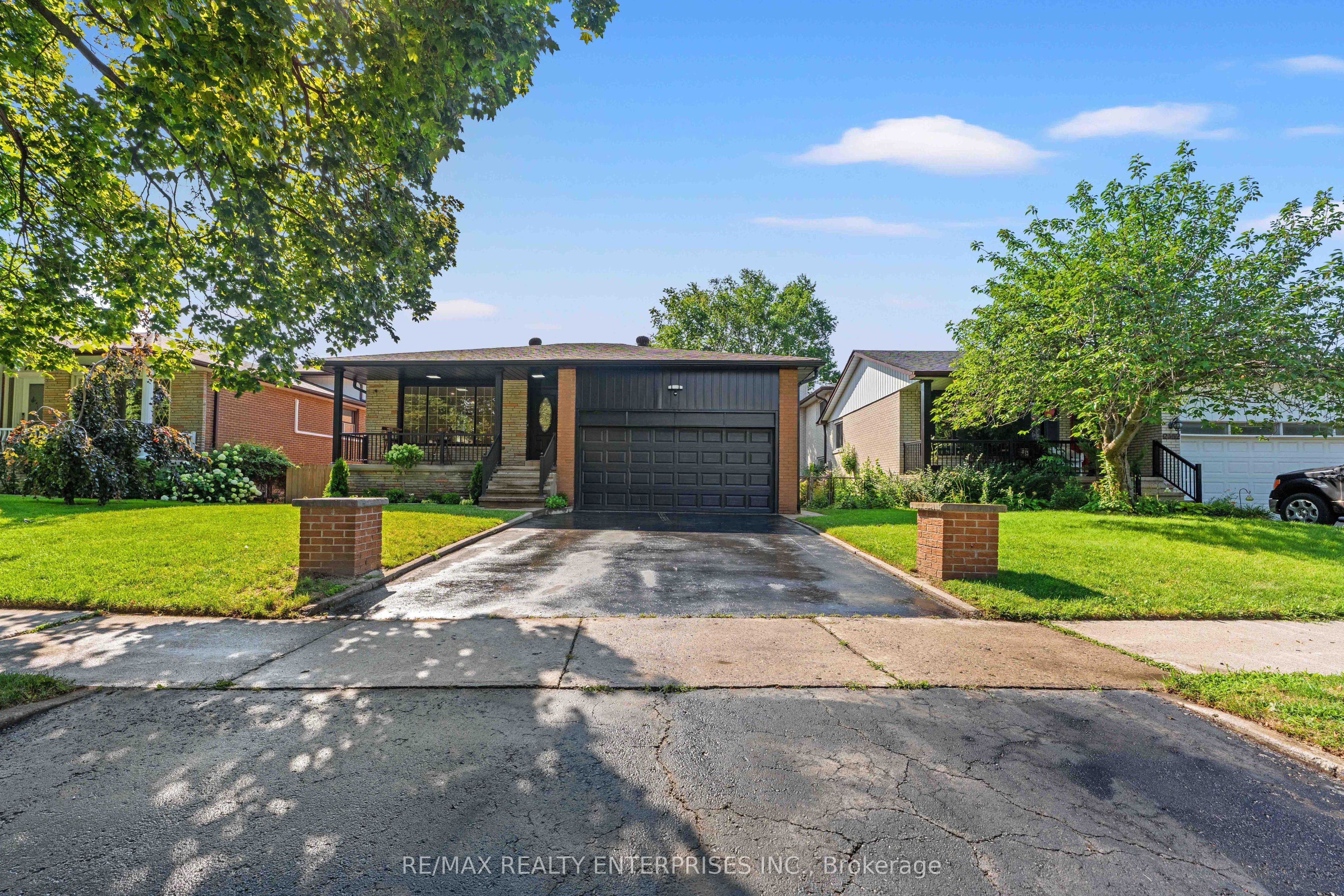 2348 Denise Road Lower, Mississauga, ON L4X 1J4 photo 3