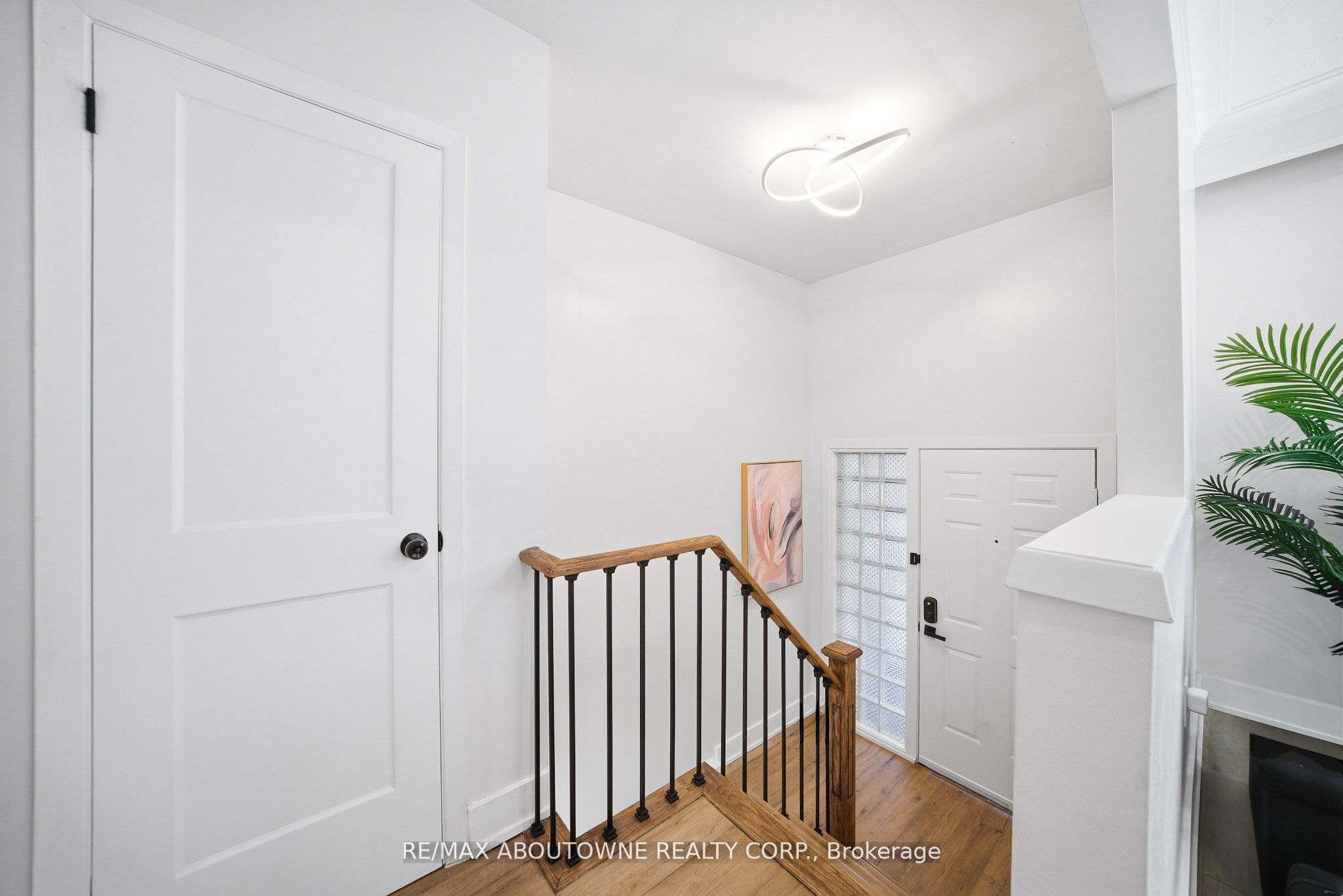2066 Rebecca Street, Oakville, ON L6L 2A2 photo 5