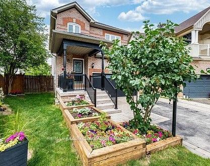7389 Banffshire Court, Mississauga, ON L5N 7Z9 photo 2