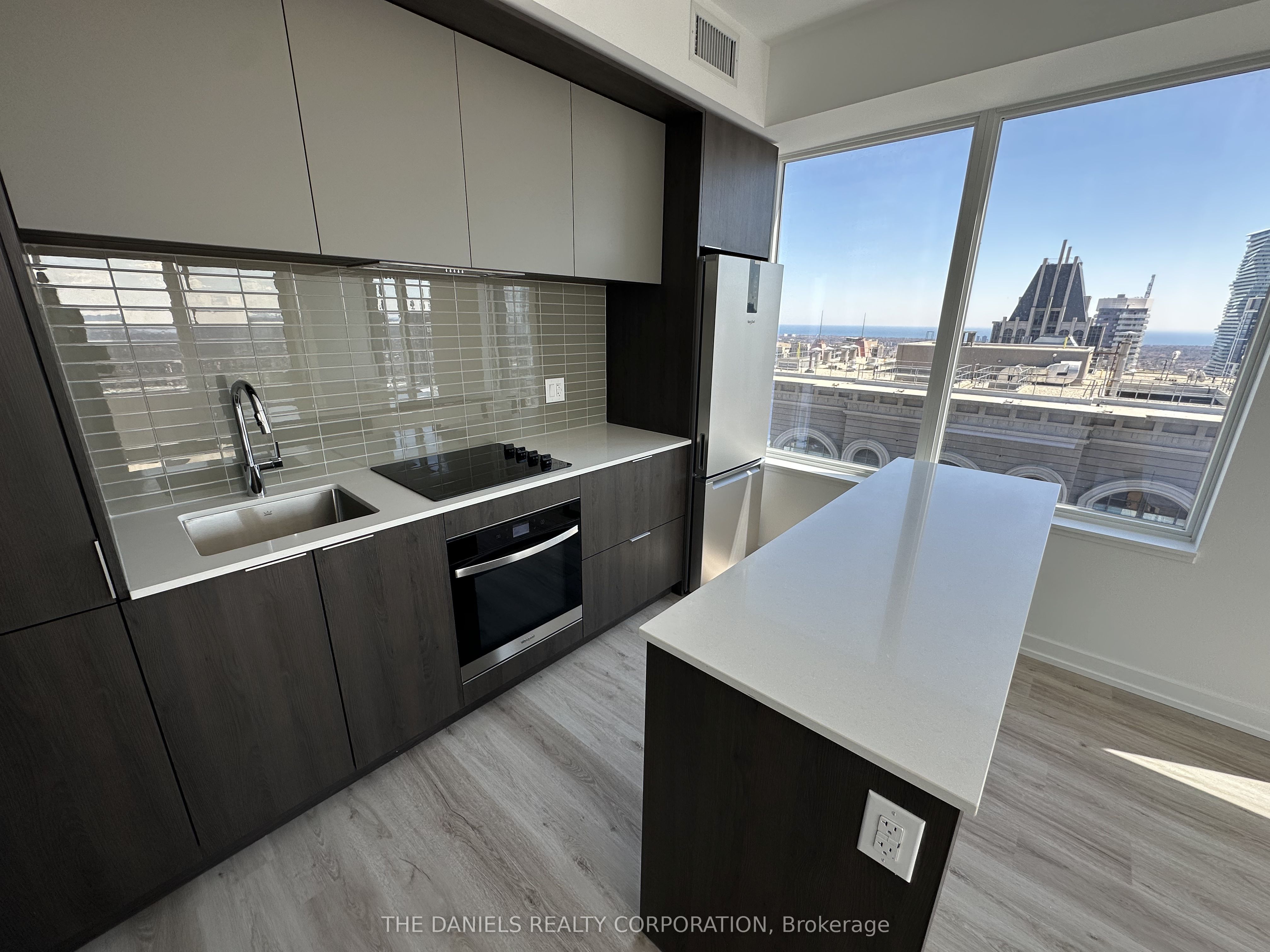 395 Square One Drive 3908, Mississauga, ON L5B 0P6 photo 4
