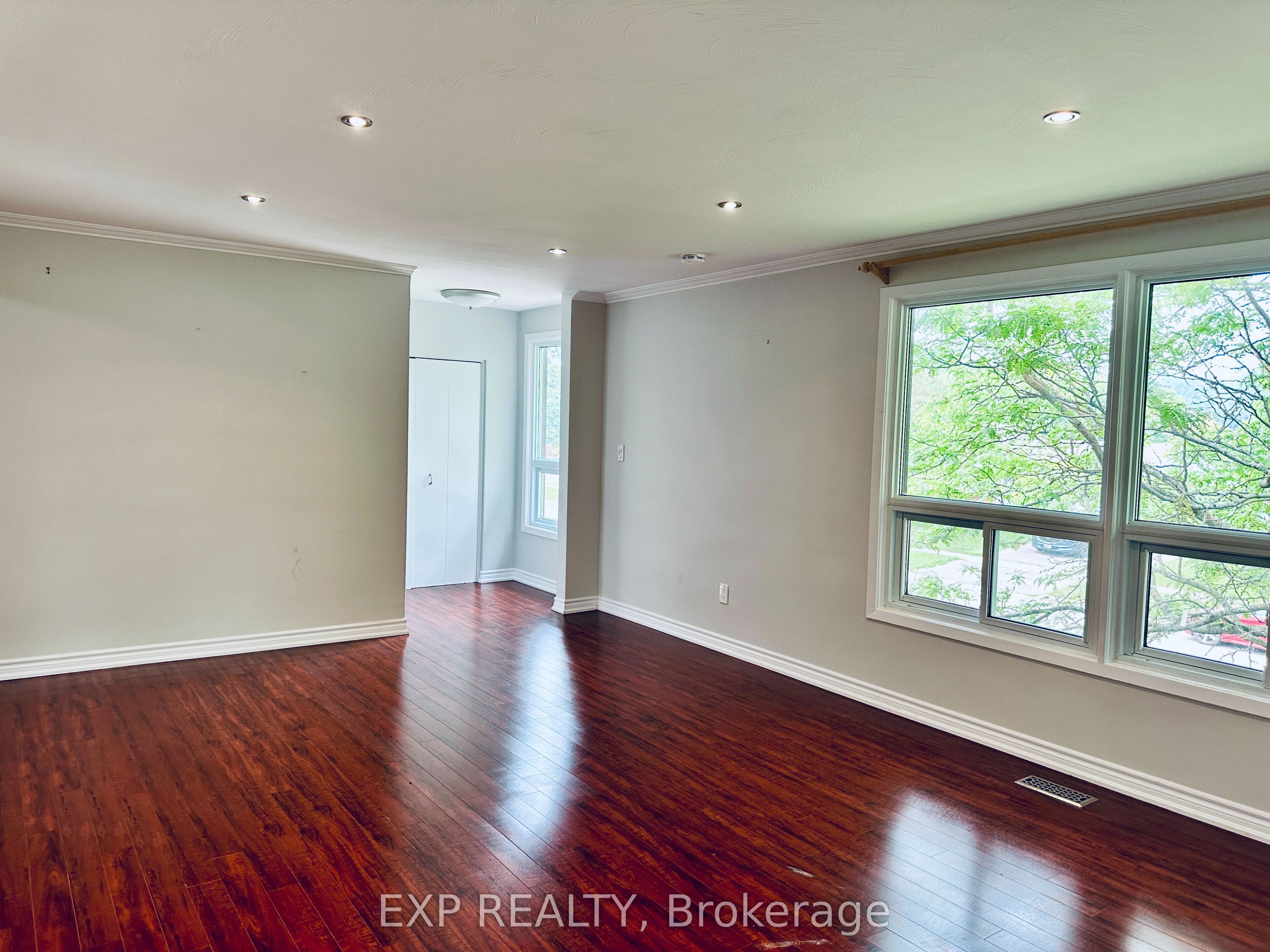1374 Charles Drive #2B, Burlington, ON L7P 2C9