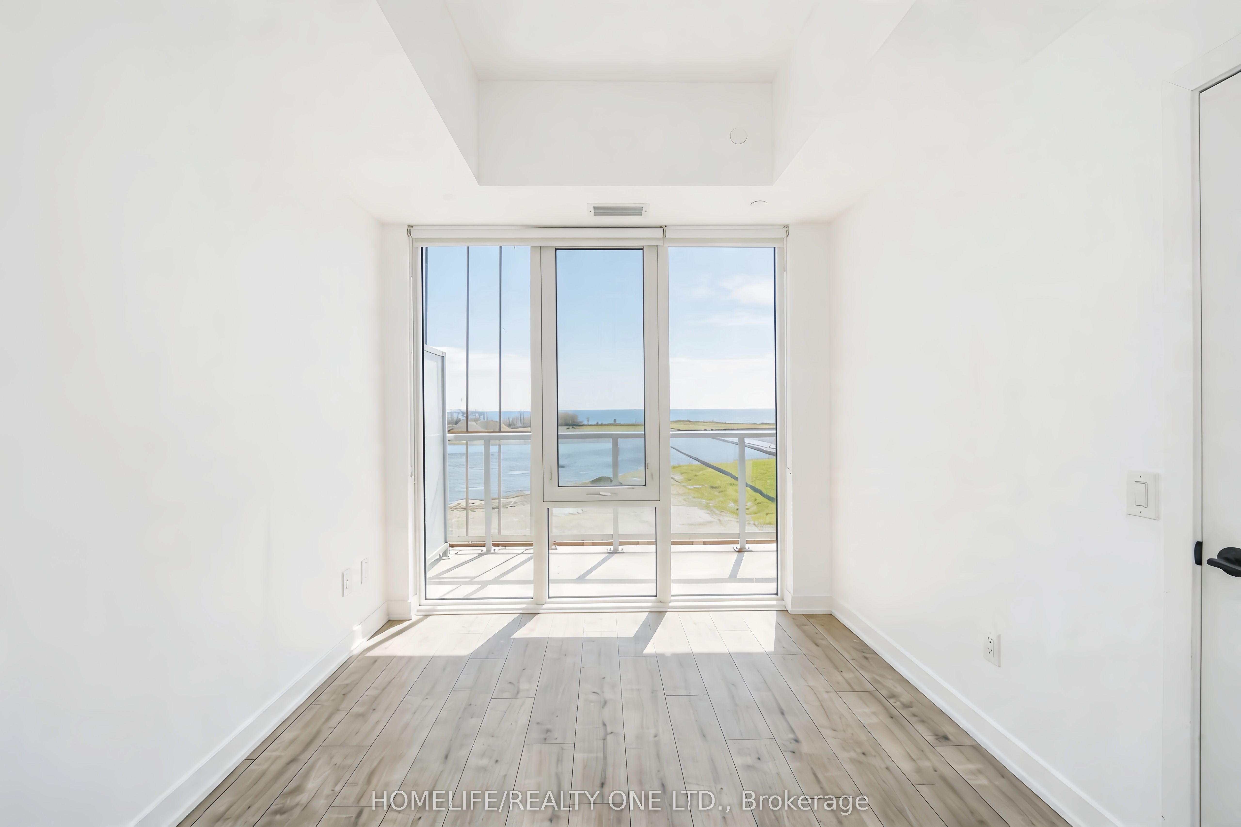 220 Missinnihe Way 421, Mississauga, ON L5H 0A9 photo 5