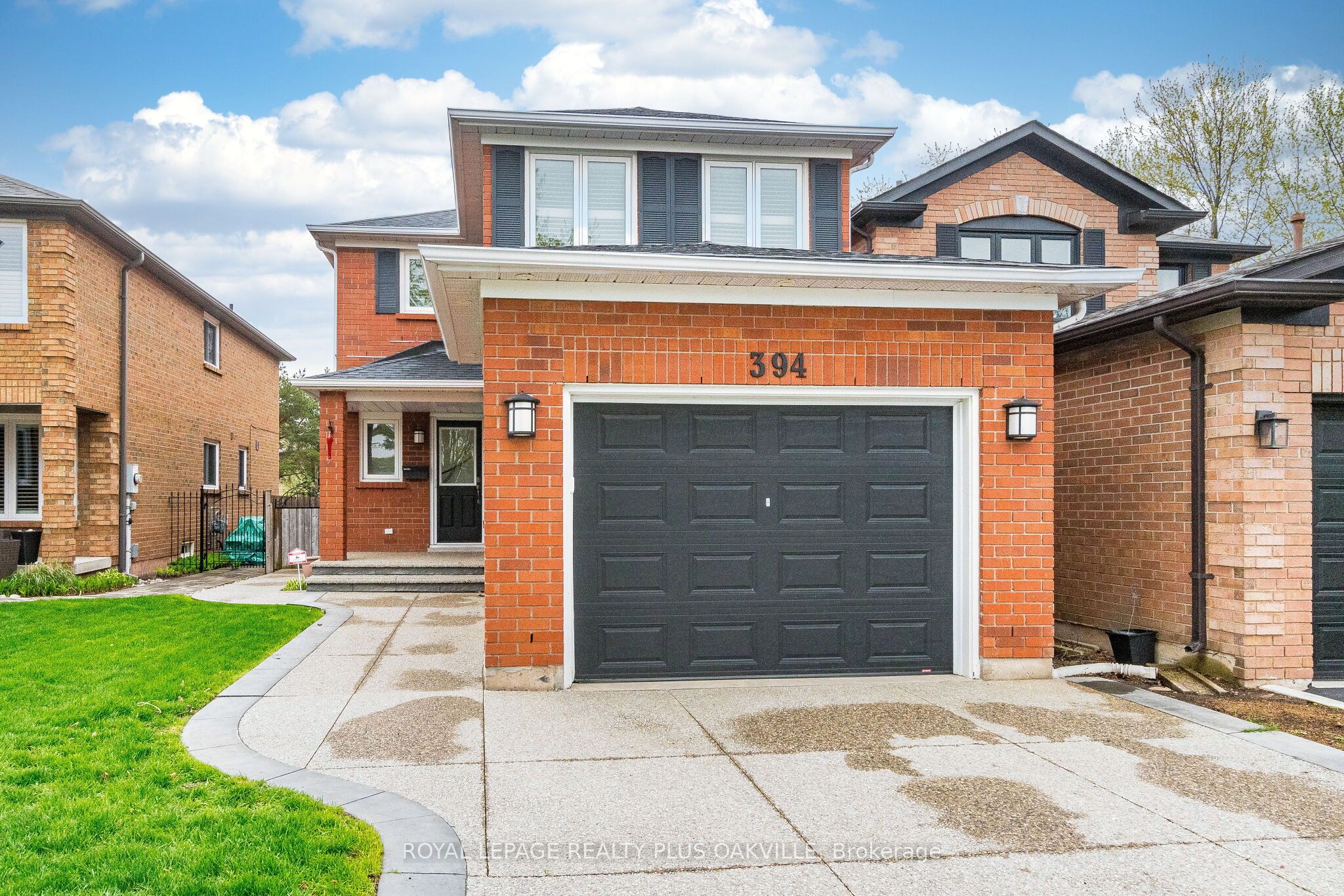 394 Maidstone Crescent, Oakville, ON L6M 1A1 photo 2