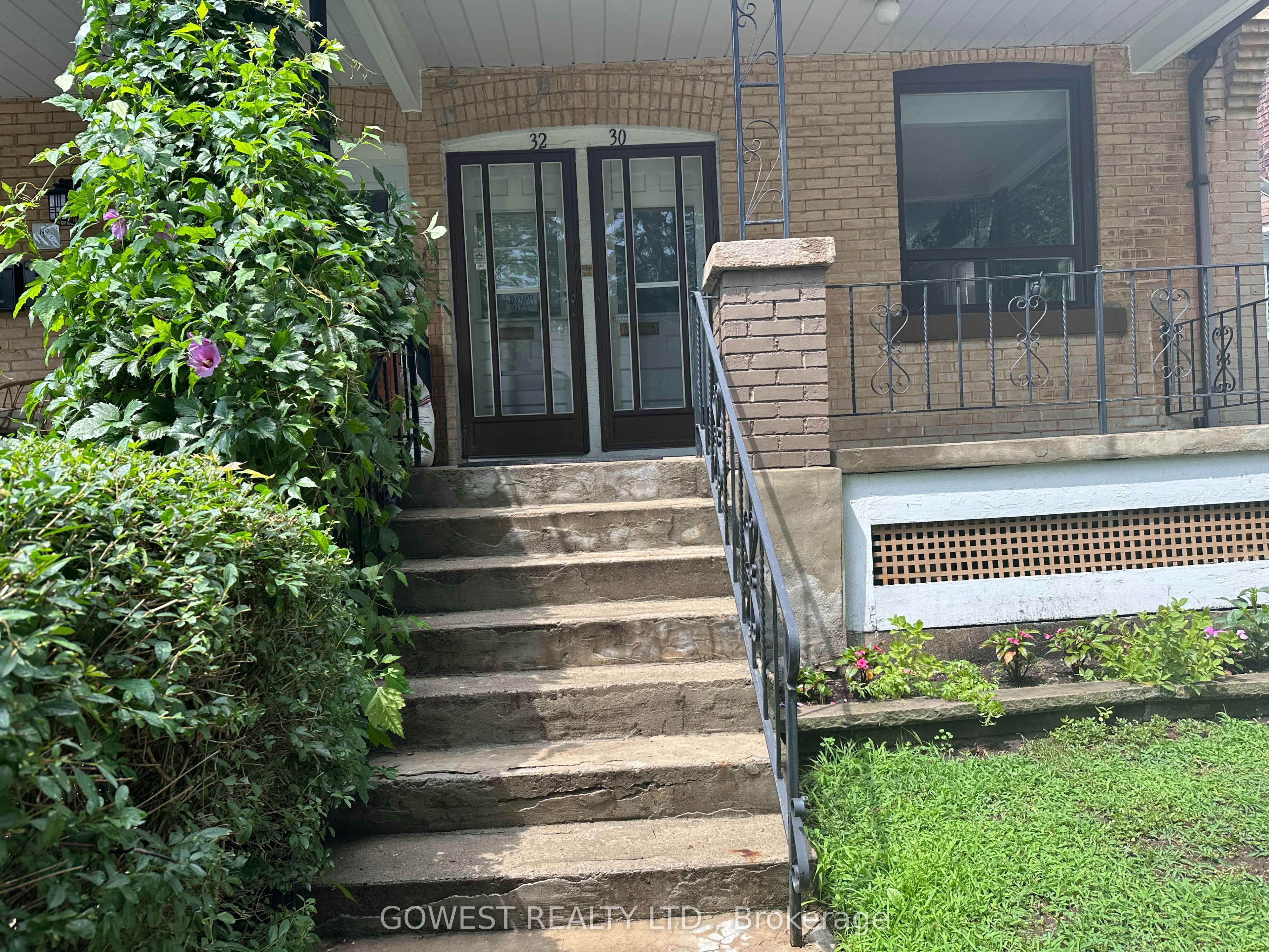 30 Grenadier Road, Toronto, ON M6R 1R2 photo 2