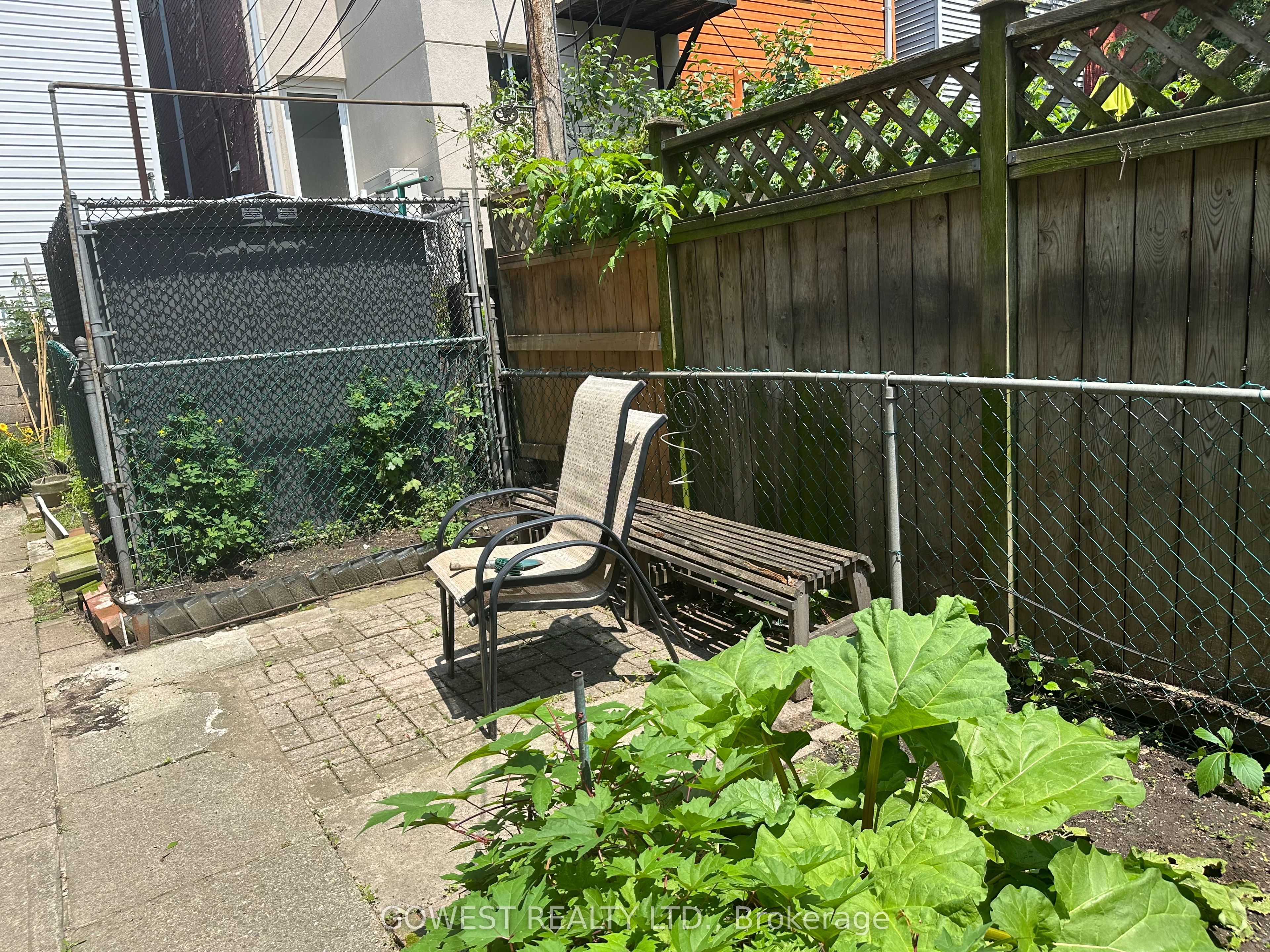 30 Grenadier Road, Toronto, ON M6R 1R2 photo 5