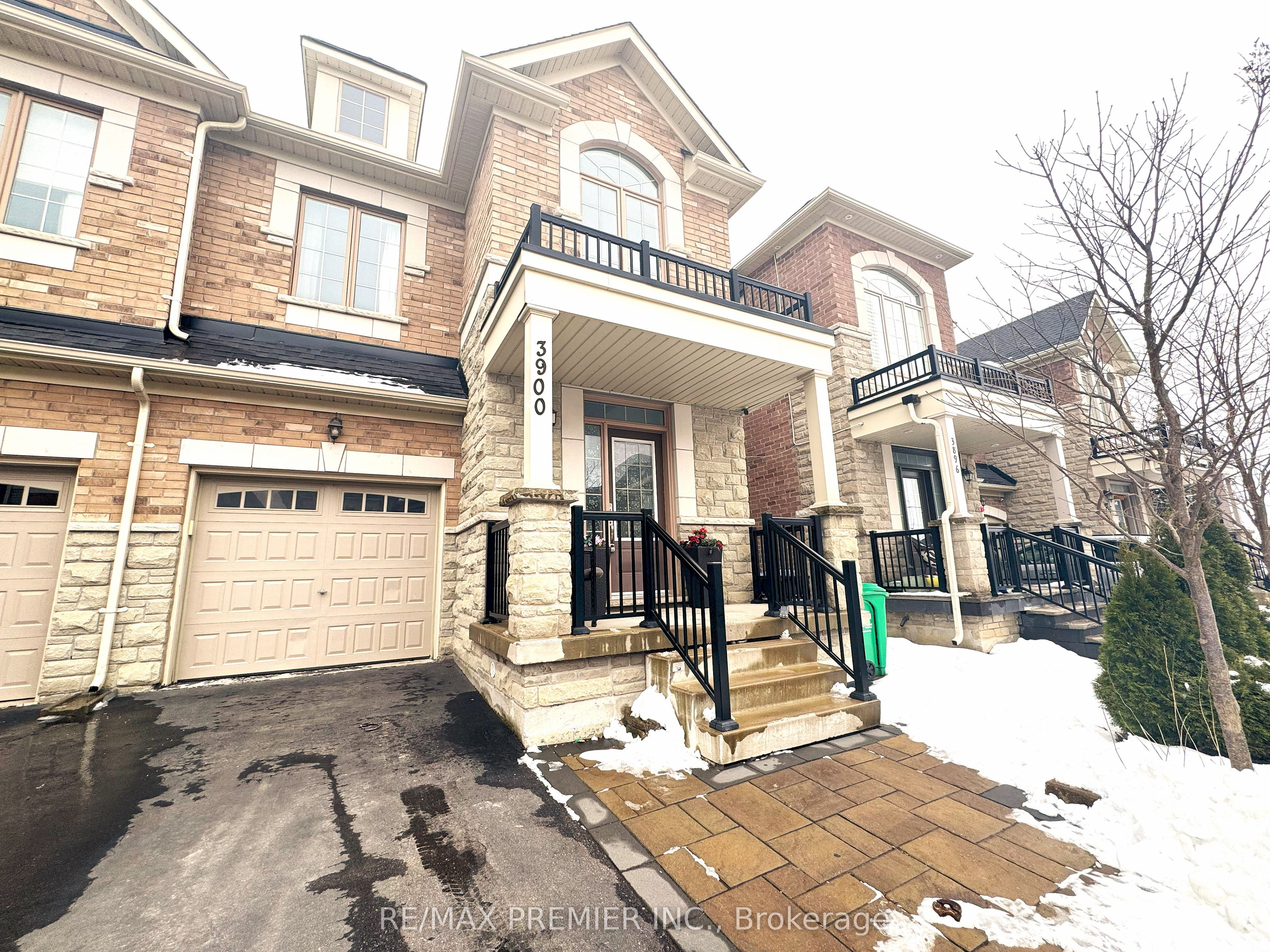 3900 Arvona Place Main & 2nd, Mississauga, ON L5M 0Y5