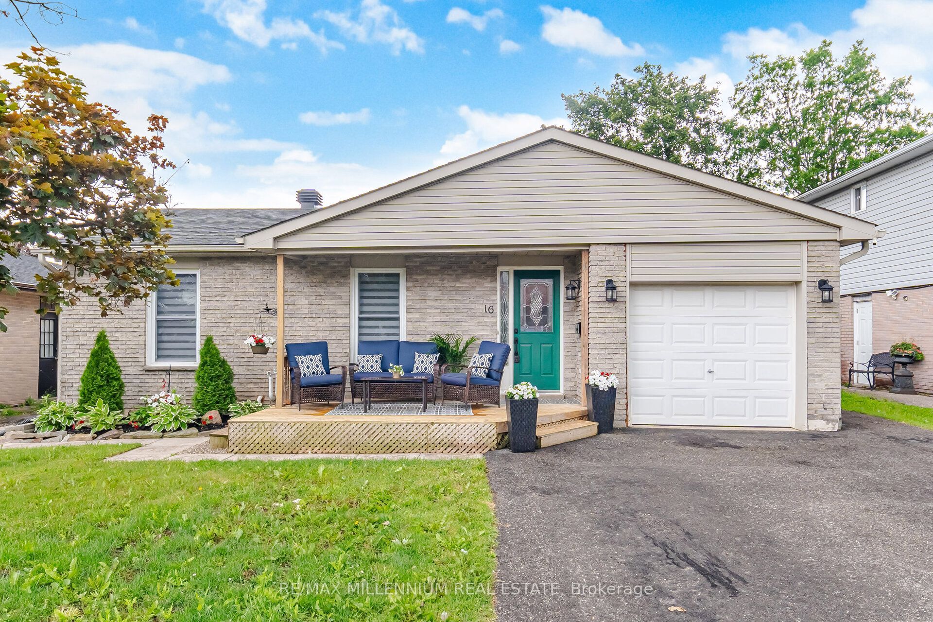 16 Brenda Boulevard, Orangeville, ON L9W 3L6